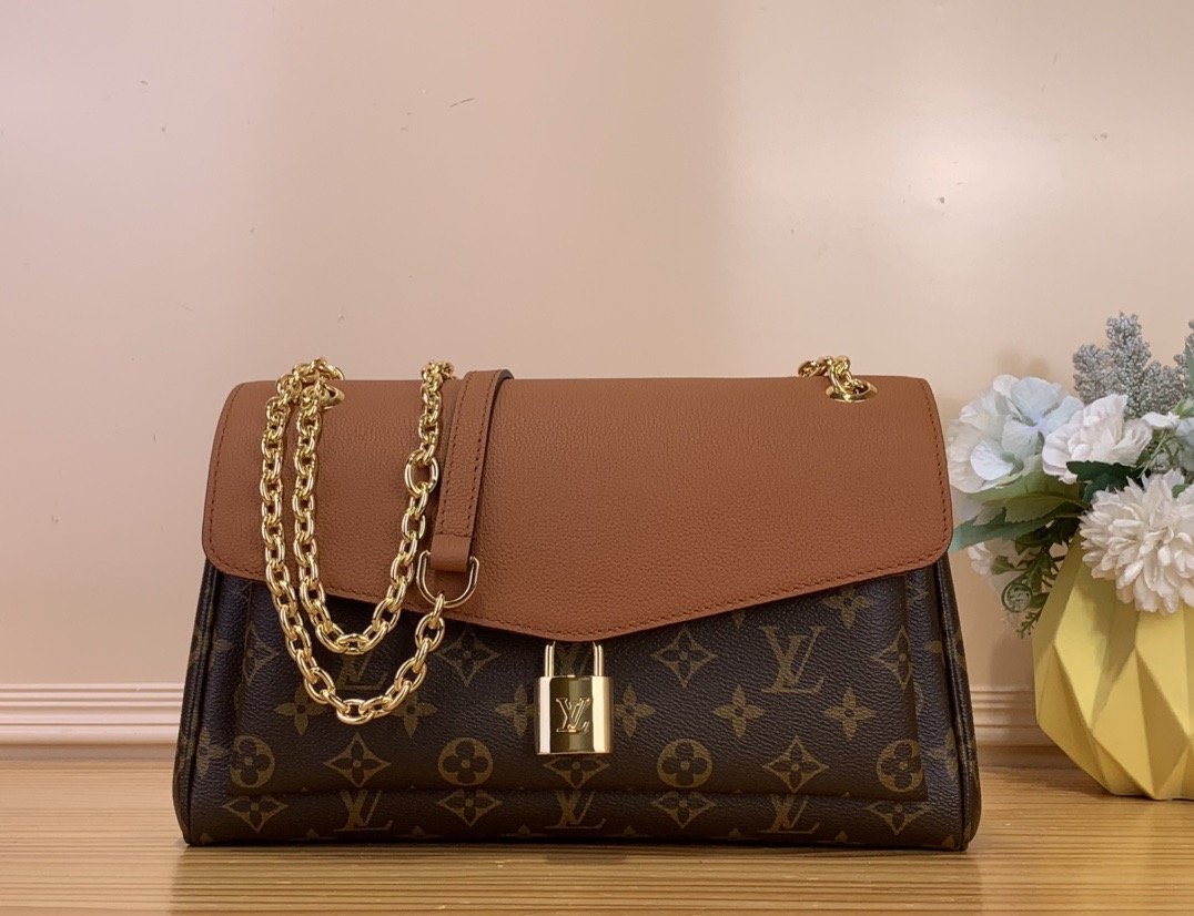 NO:622619,Top original order [Sac Saint-Germain M Handbag] m26285 Presbyopia/Black m27065 Presbyopia/Brown This Saint-Germain M bag is inspired by the Paris district of the same name and is a symbol of timeless elegance. This style features exquisite cross-dressing and is designed by Monogram  Made of st canvas and leather, it is elevated by a gold chain and the iconic LV padlock, a nod to the Louis Vuitton archives. It is ideally sized to hold daily essentials, while the external pocket keeps cards and keys at hand. The sliding chain provides freedom for the shoulder or the hand, depending on desire. Dimensions 30.5 x 21 x 12.5 cm 5816065 (length x height x width),, louis vuitton, louis vuitton, saint laurent19860909顶级原单【Sac Saint-Germain M 手袋】 m26285 老花/黑色 m27065 老花/ 棕色 这款圣日耳曼M包的灵感来自同名的巴黎区,是永恒优雅的象征.这款款式采用精致的交叉服装,由Monogram st帆布和皮革制成,由金色链条和标志性的LV挂锁升华,向路易威登档案致敬.它的理想尺寸可容纳日常必需品,而外部口袋将卡片和钥匙放在手边.滑动链提供肩部或手部的自由,这取决于欲望. 尺寸30.5 x 21 x 12.5厘米 5816065（长度x高度x宽度）,,louis vuitton,louis vuitton,saint laurent,Bag