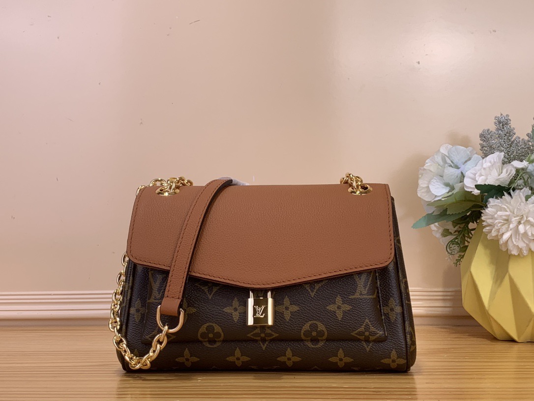 NO:622626,Top original item [Sac Saint-Germain BB] m26398 Presbyopia/Black m27067 Presbyopia/Fuchsia Named after the sophisticated and artsy Saint-Germain district of Paris, this BB size bag is a chic option, ideal for both day and night. It is made of Monogram lt canvas, trimmed with leather and adorned with a gold padlock that pays homage to Louis Vuitton's archival luggage. The sliding chain allows for a variety of styles, from cross-worn to hand-worn.  Dimensions 24x17x9 cm 5617065 (length x height x width),,louis vuitton,saint laurent19860909顶级原单【Sac Saint-Germain BB】 m26398 老花/黑色 m27067 老花/紫红色 这款BB尺寸的包得名于巴黎精致而艺术的圣日耳曼区,是一个别致的选择,白天和晚上都是理想的选择.它由Monogram lt帆布制成,饰有皮革装饰,并装饰有金色挂锁,向路易威登的档案行李致敬.滑动链允许多种风格,从交叉佩戴到手穿. 尺寸24x17x9厘米 5617065（长度x高度x宽度）,,louis vuitton,saint laurent,Bag