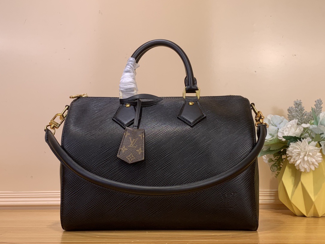 NO:622673,Top Original [Seedy Soft 30cm Handbag] M25915 Brown 25671 Black (Water Ripple) The latest version of this 30cm series showcases the brand’s iconic Ei  The finest material in st leather. This version is designed to span the seasons and comes in a variety of color schemes. It is equipped with gold-accented hardware and comes with a toron handle, which can be removed if the user desires. This elegant model has a monogram canvas interior that matches the iconic keybell. Dimensions 30 x 21x 17 cm8019095,19860909顶级原单【Seedy Soft 30cm 手袋】M25915 棕色 25671 黑色（水波纹） 这款 30cm 系列的最新版展示了该品牌标志性的 Ei st皮革的最优质材质.这一版本的设计风格跨越了四季,采用了多种多样的配色方案.它配备了金色装饰的五金配件,并配有托伦手柄,若用户需要,还可将其拆卸下来.这款优雅的款式内部采用字母图案帆布材质,与标志性的钥匙铃相匹配. 尺寸 30 x 21x 17 cm8019095,,Bag