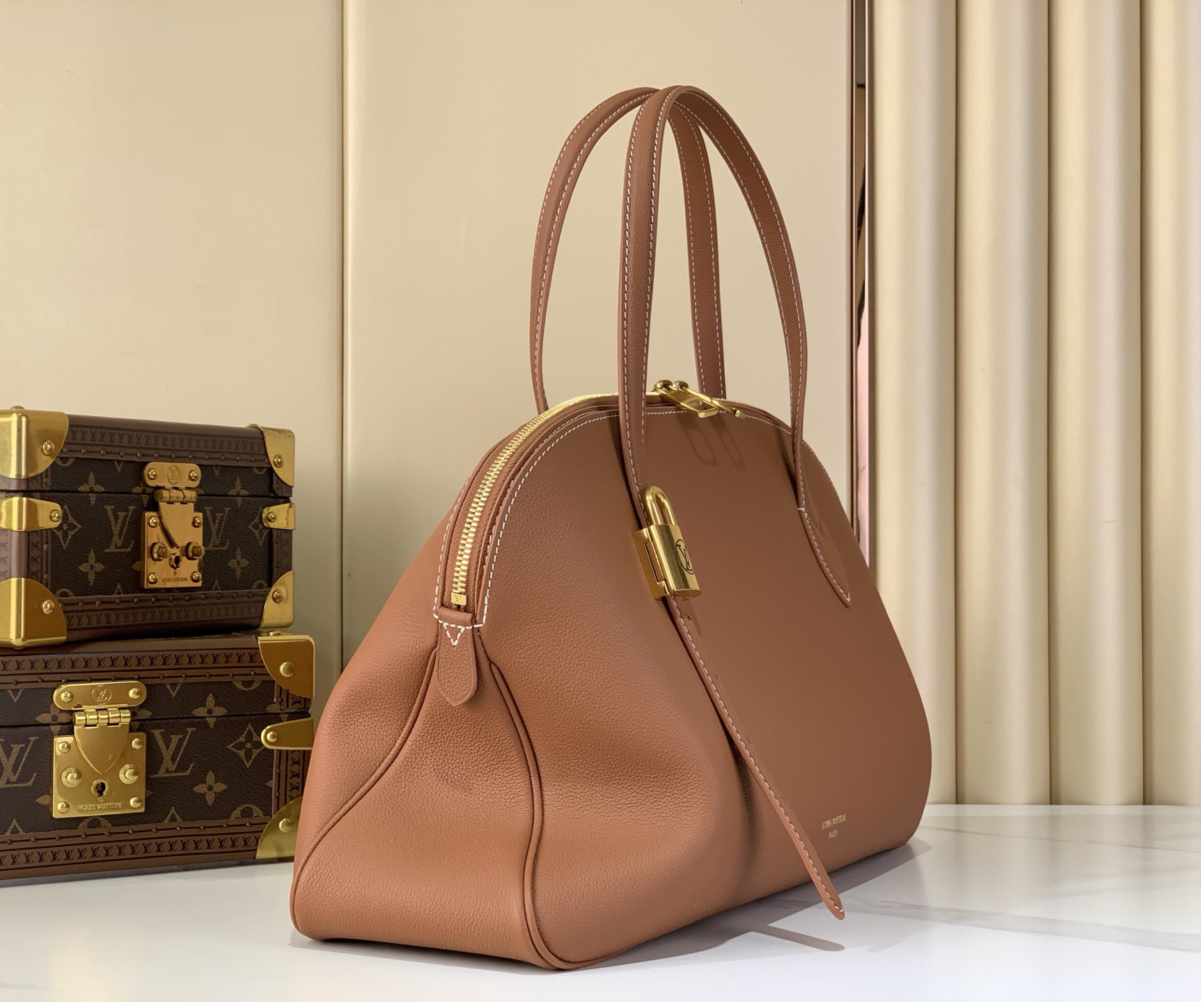 LV Style Black Leather Tote Bag Lookbook Reference image 2