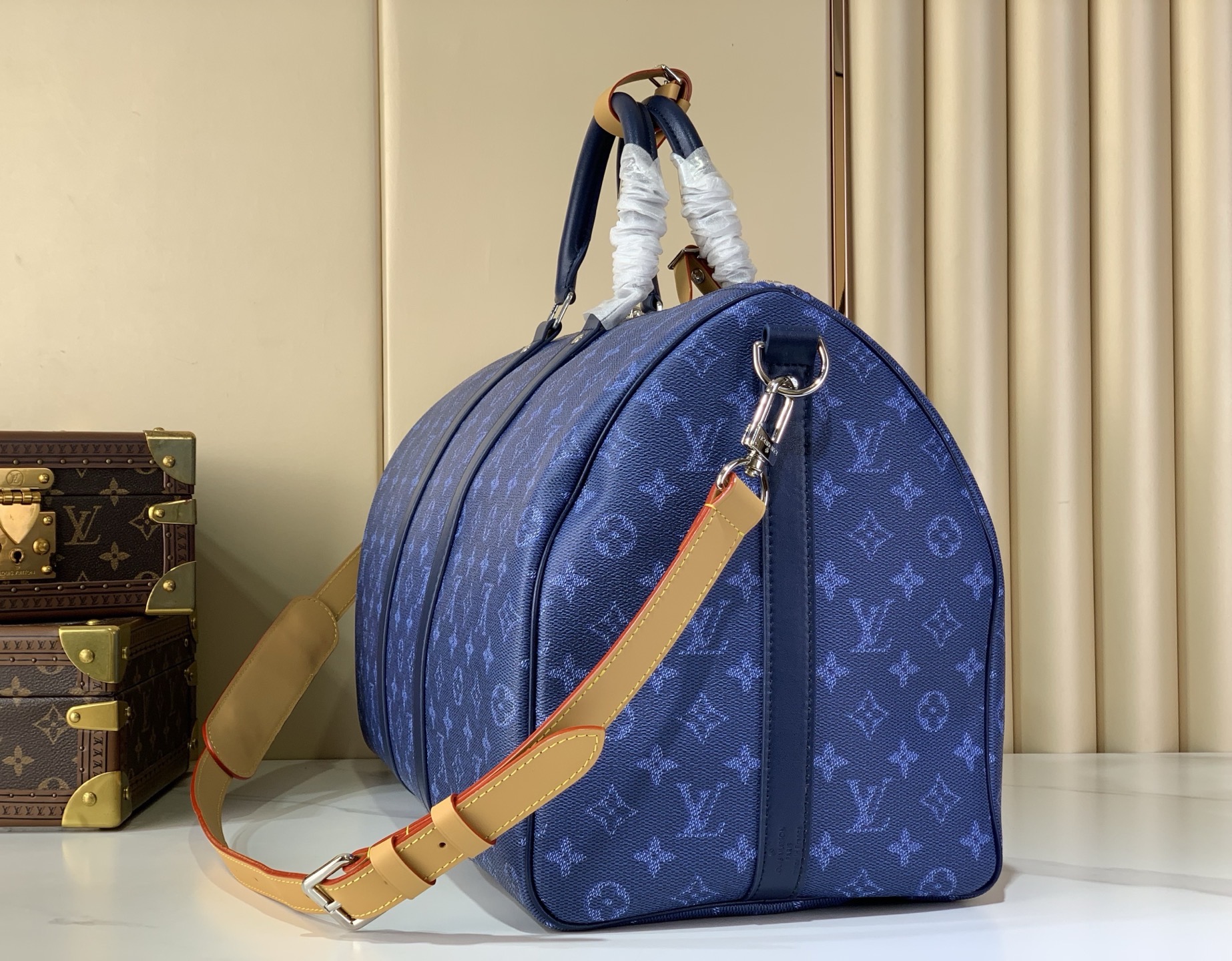 LV Style Beige Leather Travel Bag Lookbook Reference image 2