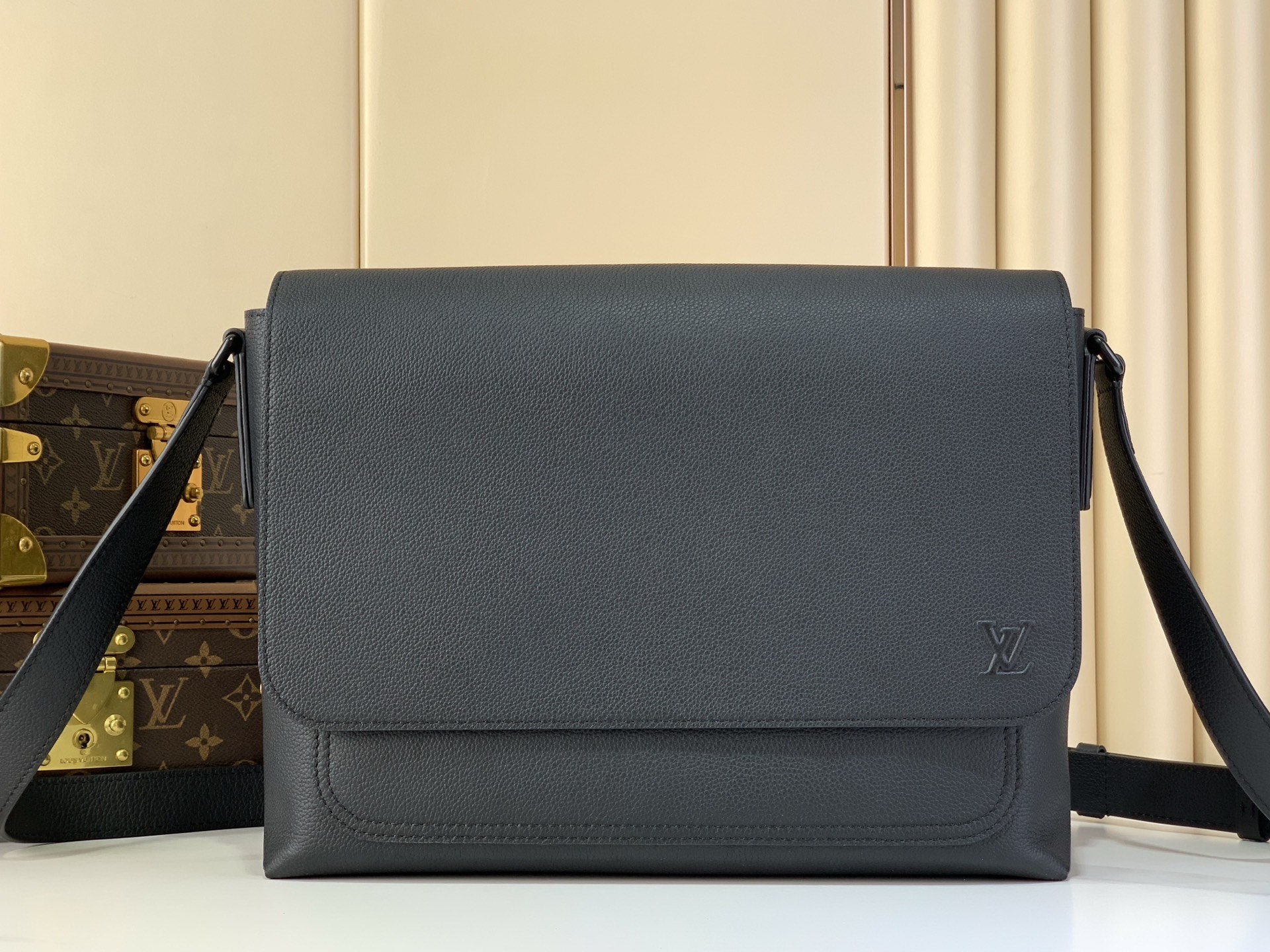 LV Style Black Leather Messenger Bag Lookbook Reference image 1
