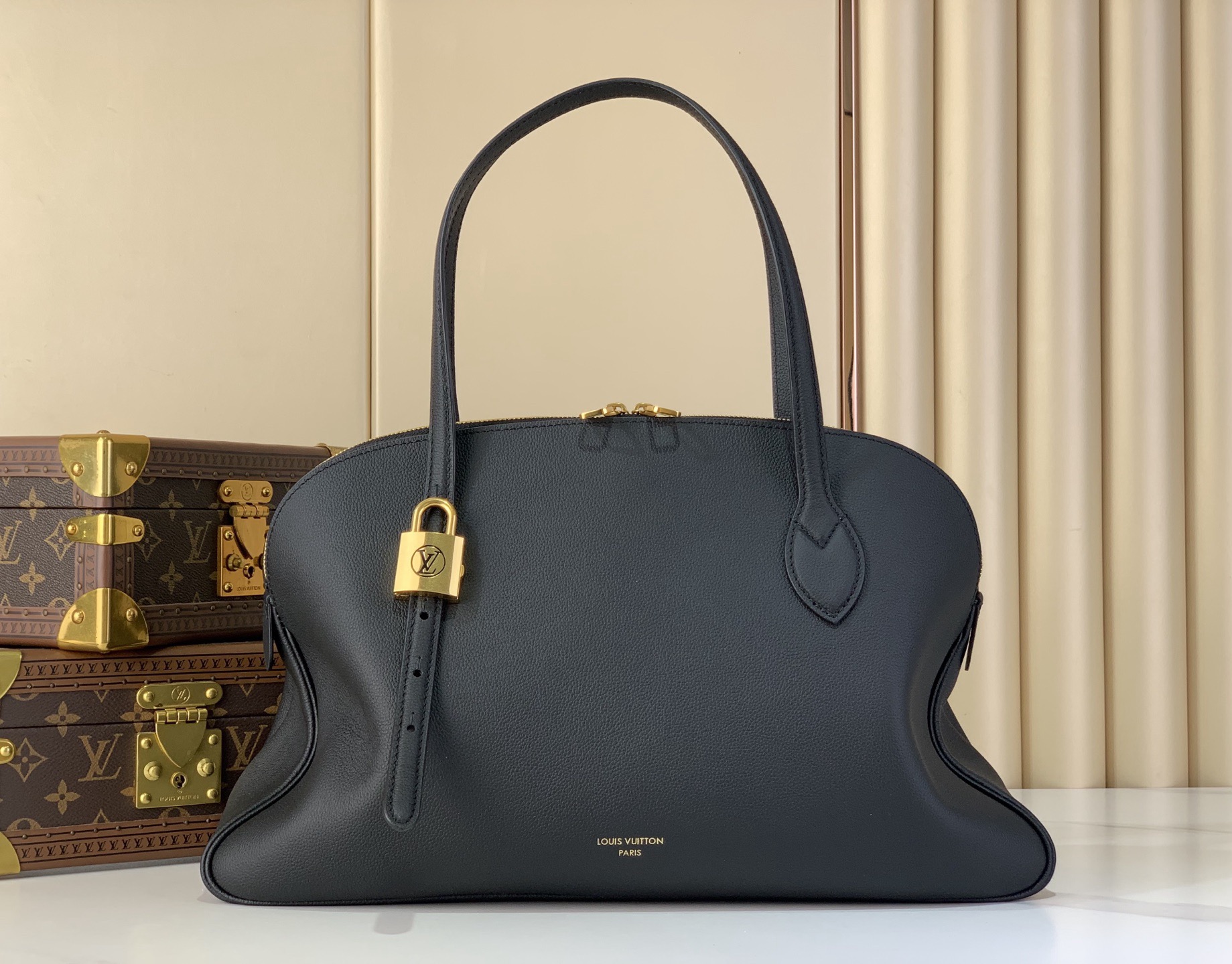 LV Style Black Leather Tote Bag Lookbook Reference image 1