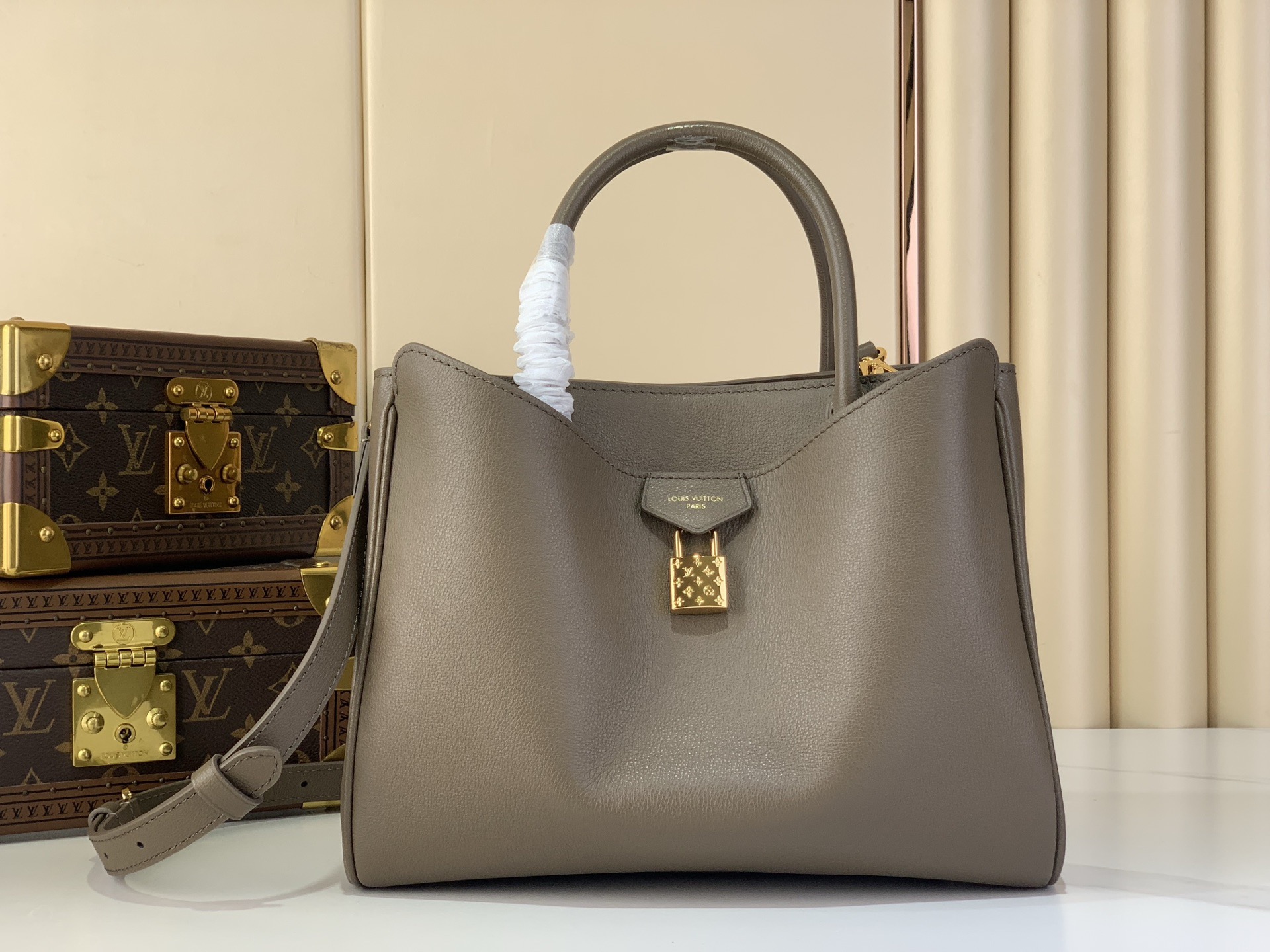 LV Style Black Leather Top Handle Bag Lookbook Reference image 1
