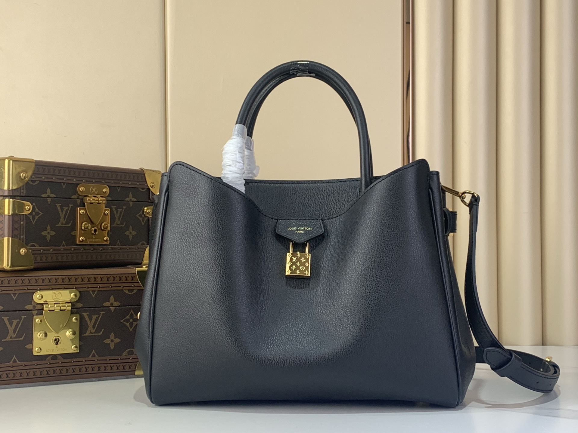 LV Style Black Leather Top Handle Bag Lookbook Reference image 1