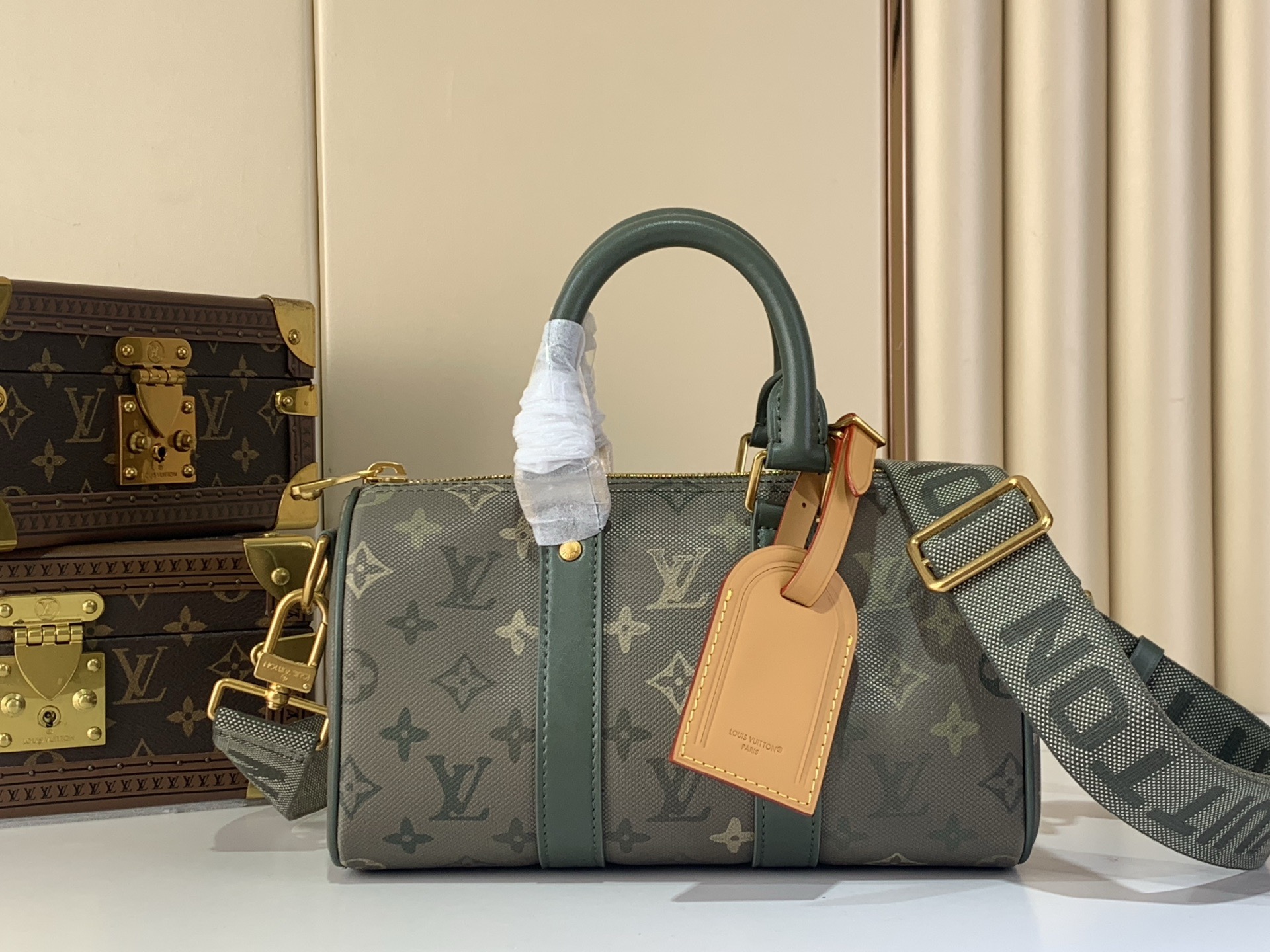 LV Style Beige Canvas Travel Bag Lookbook Reference image 1