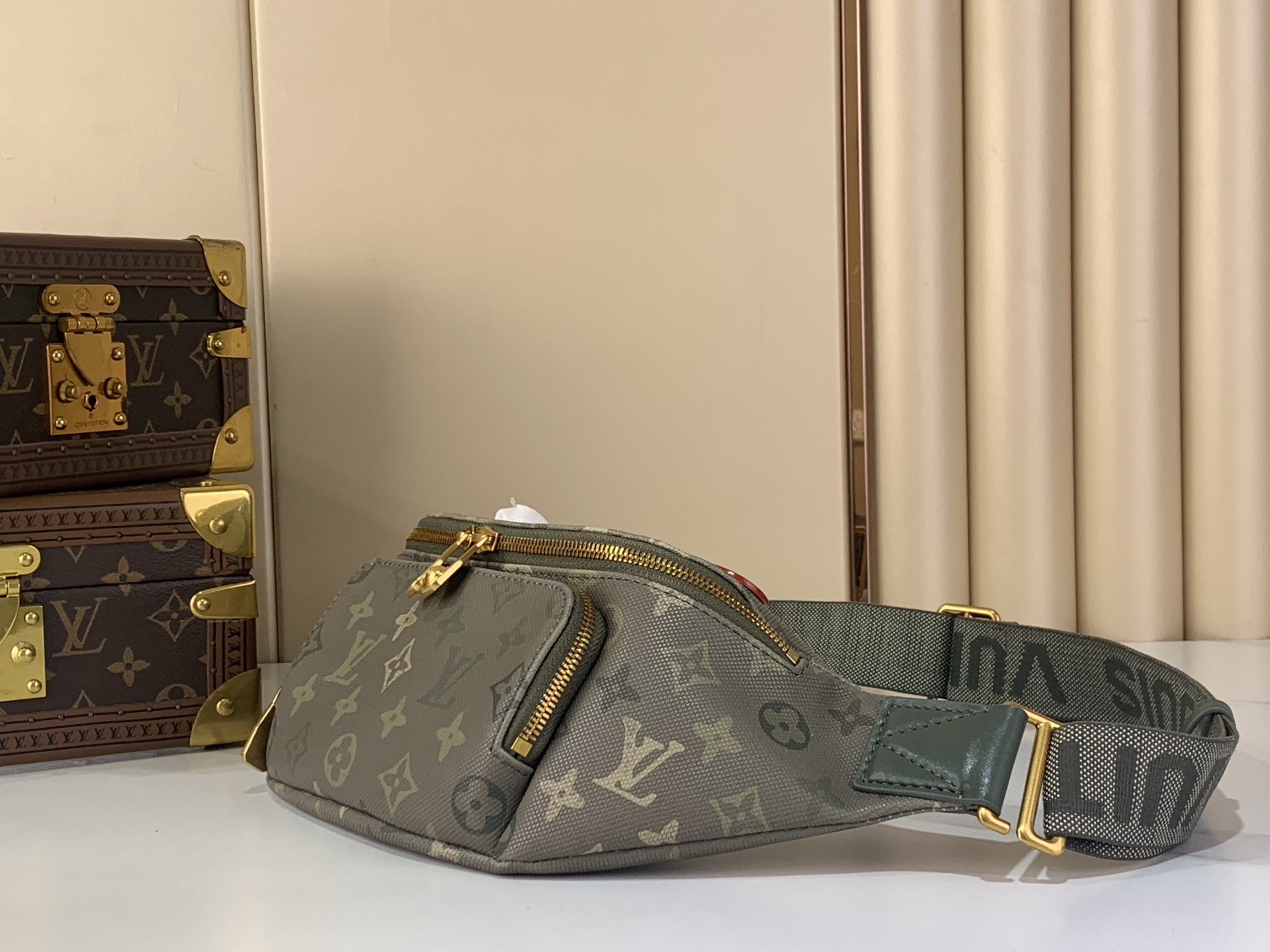 LV Style Beige Canvas Crossbody Bag Lookbook Reference image 2
