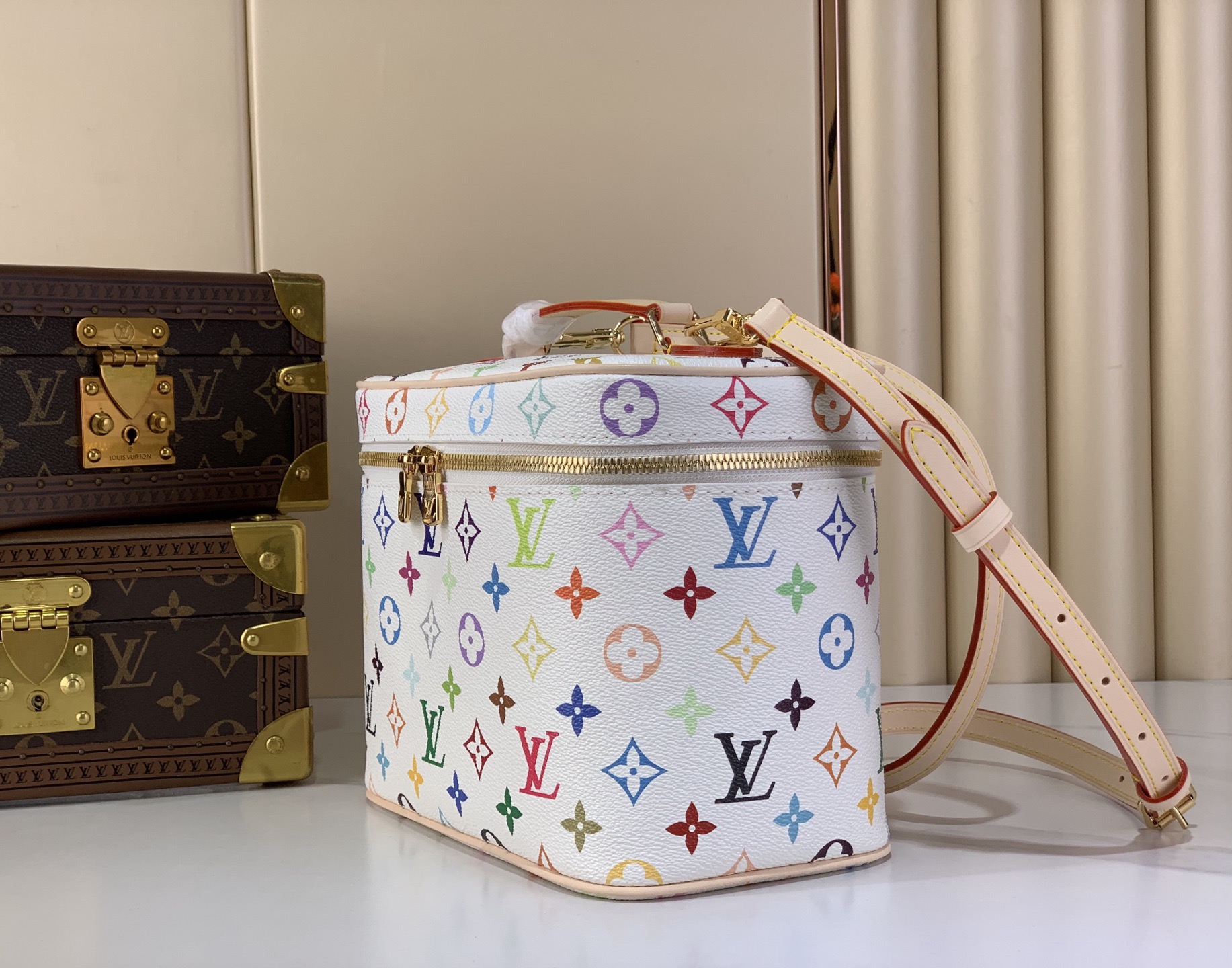 LV Style White Leather Bag Lookbook Reference image 2