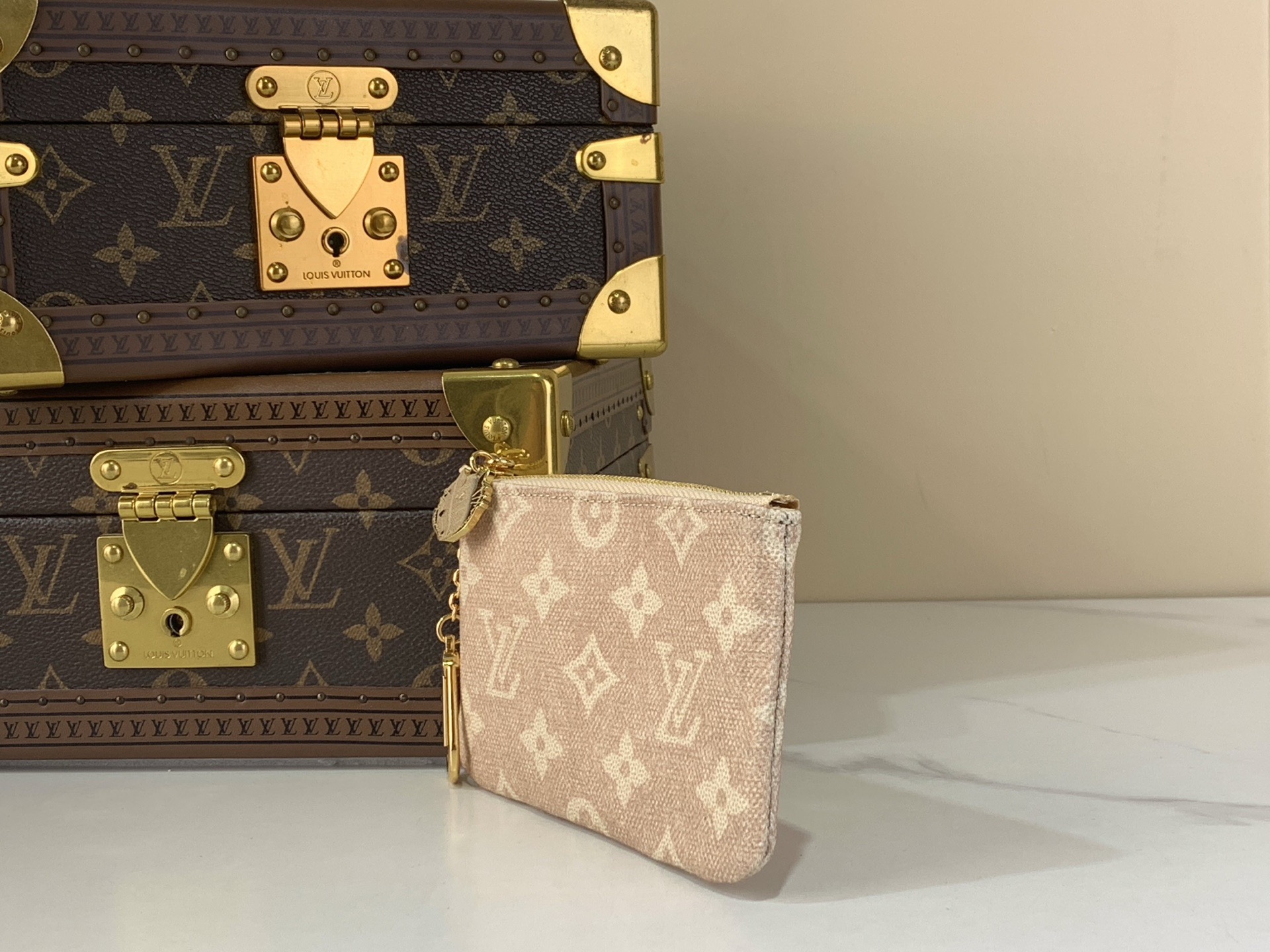 LV Style Beige Leather Wallet Lookbook Reference image 2