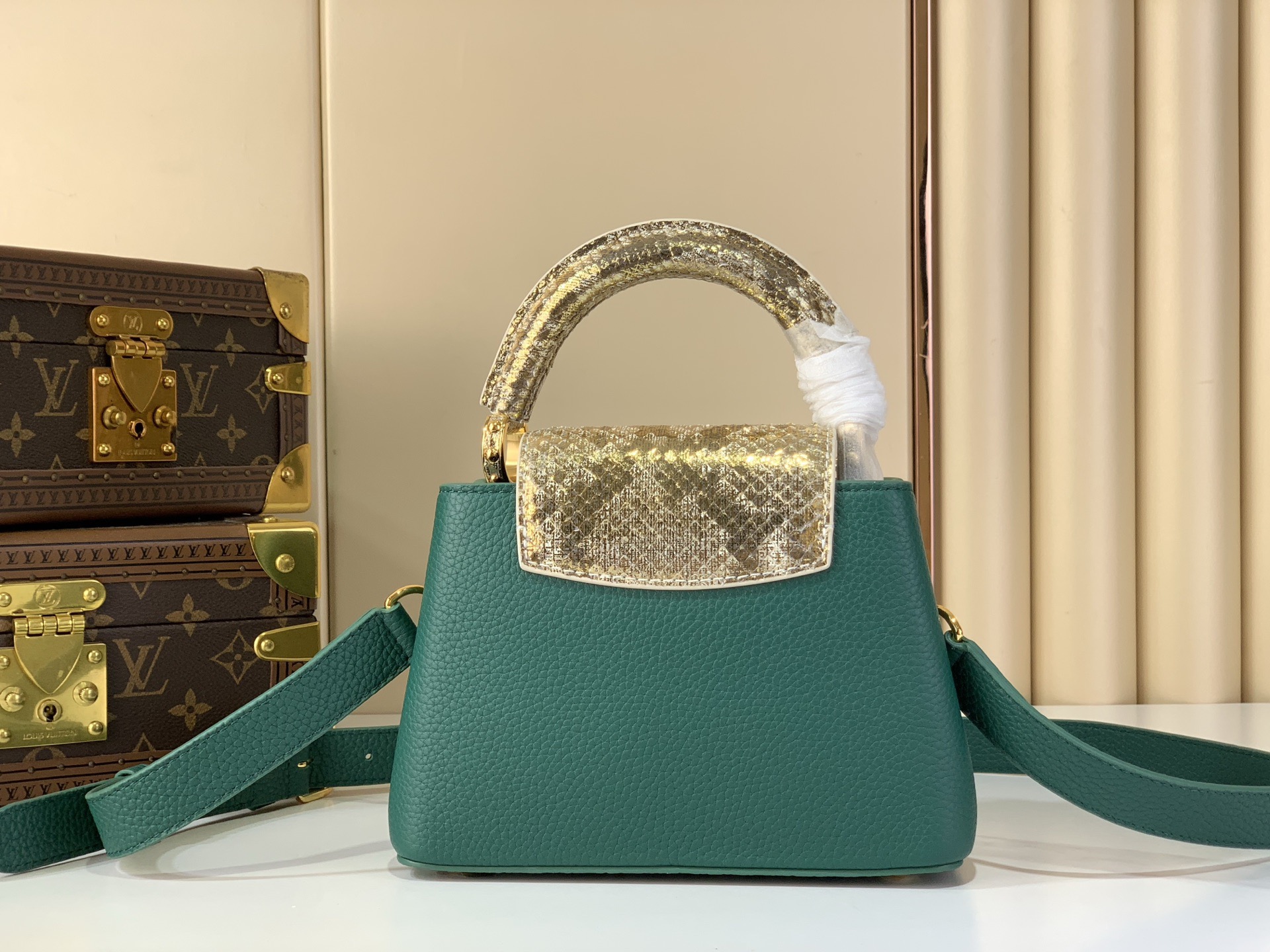 LV Style White Leather Top Handle Bag style reference detail image 3 from source 759867