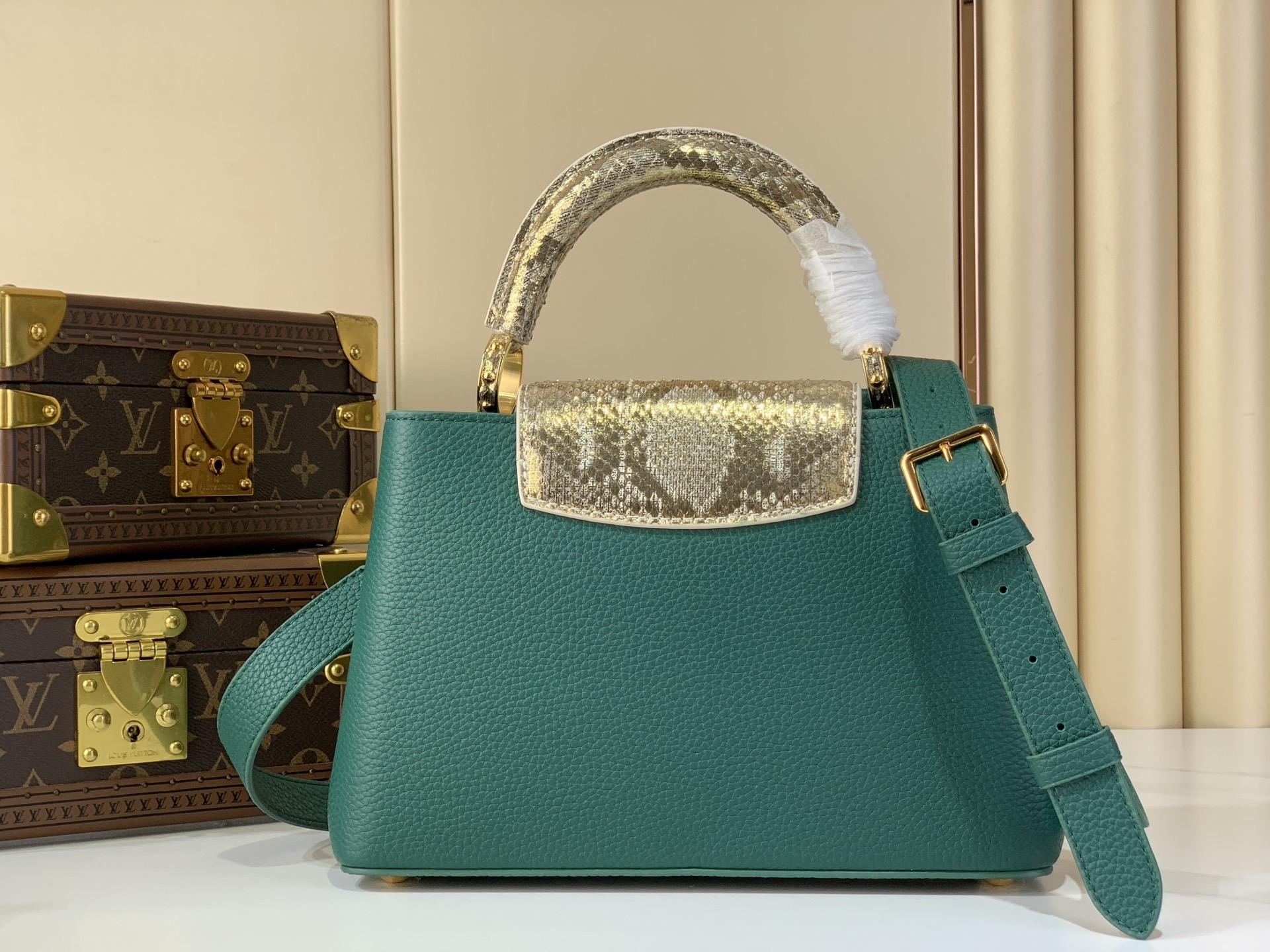 LV Style White Leather Top Handle Bag style reference detail image 3 from source 759866
