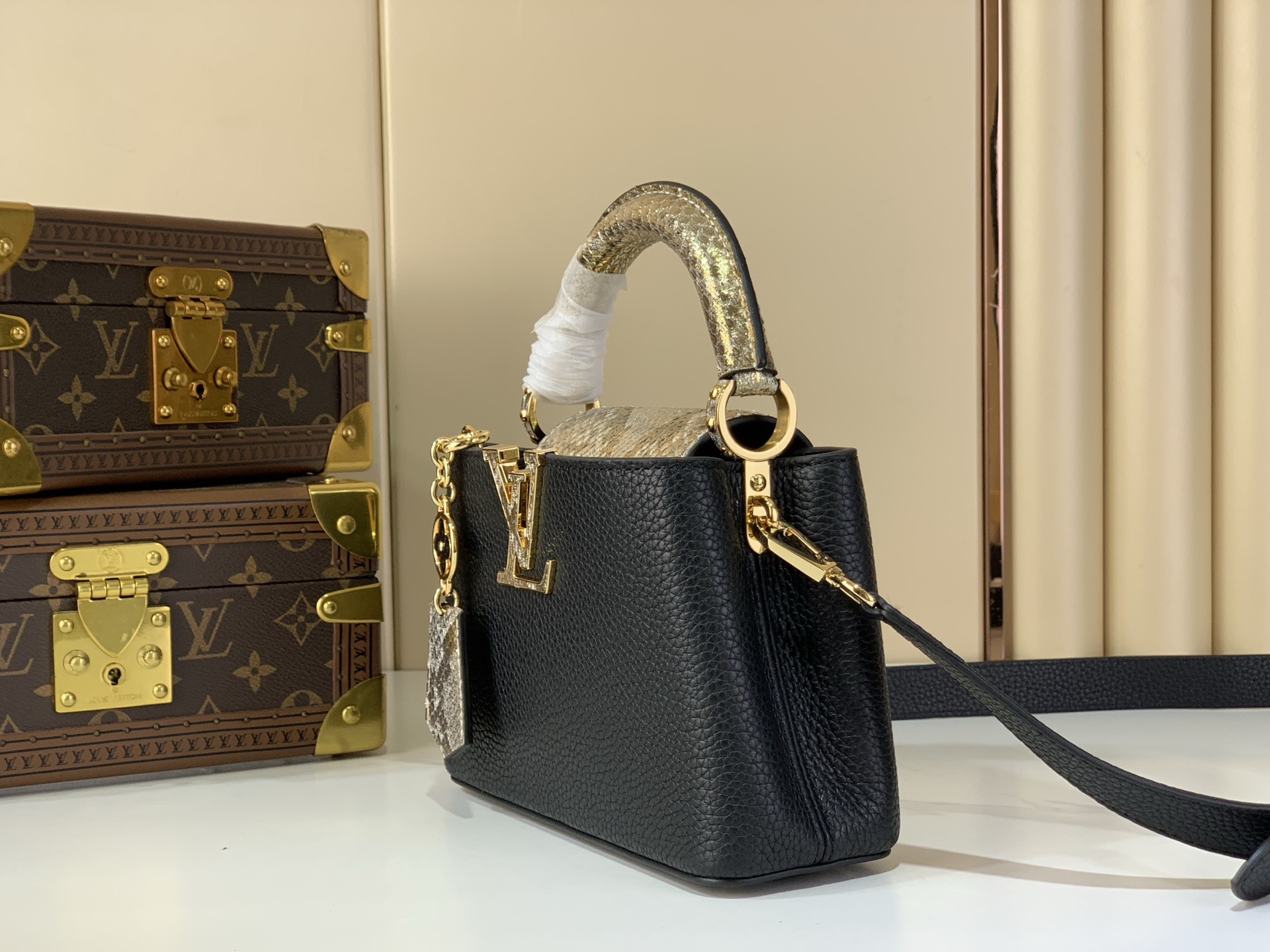 LV Style Black Leather Top Handle Bag style reference detail image 3 from source 759869