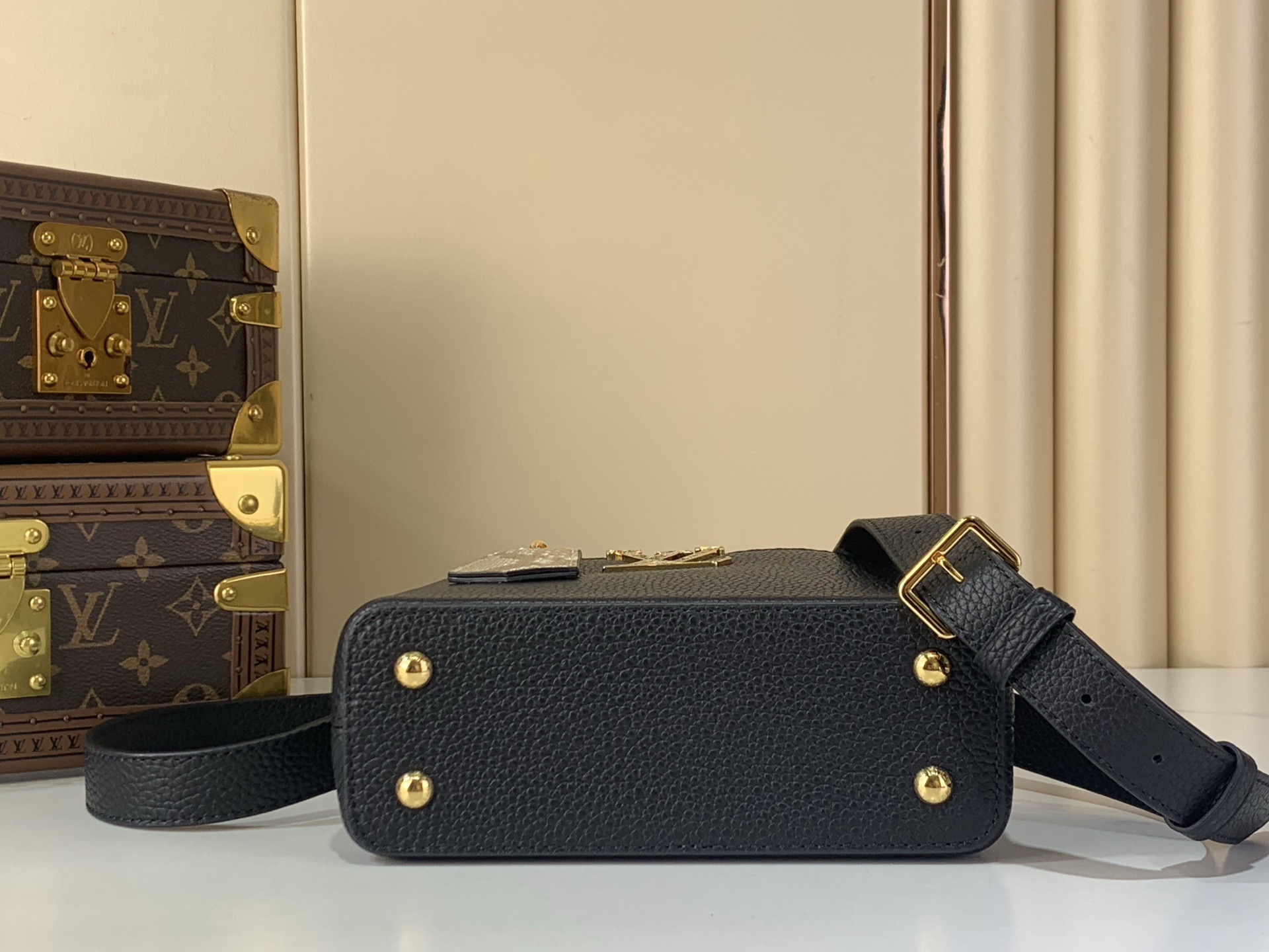 LV Style Black Leather Top Handle Bag style reference detail image 4 from source 759869