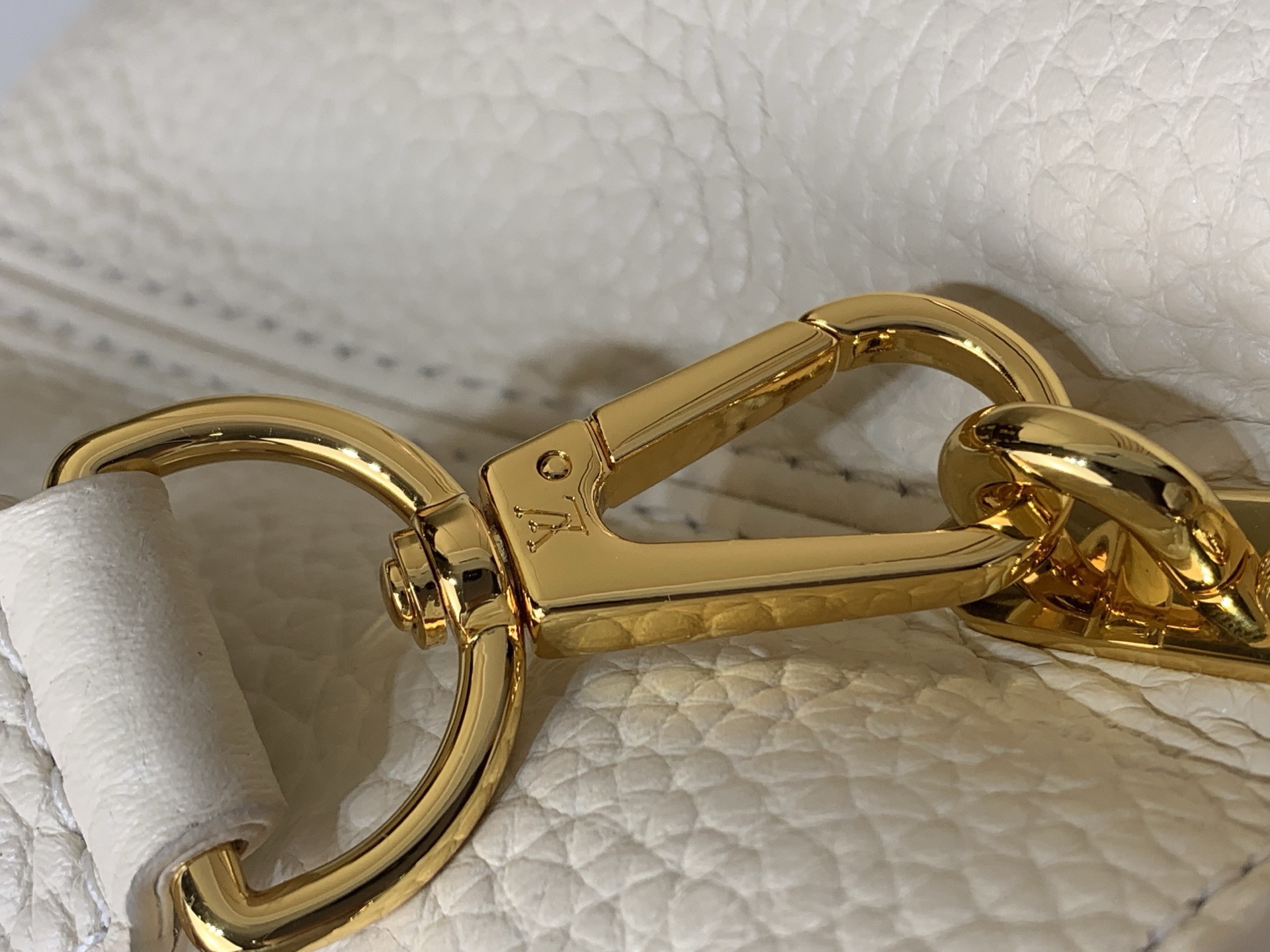 LV Style White Leather Top Handle Bag style reference detail image 7 from source 759871