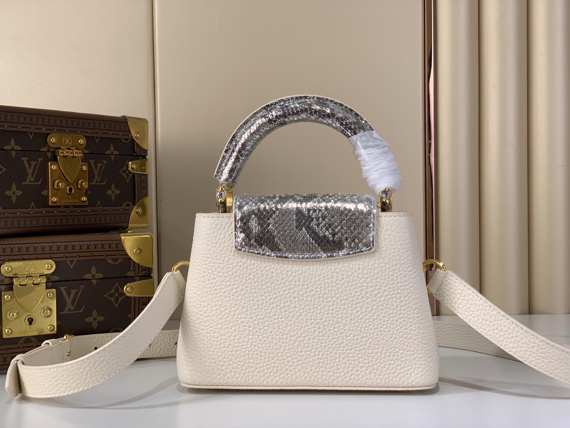 LV Style White Leather Top Handle Bag style reference detail image 3 from source 759871