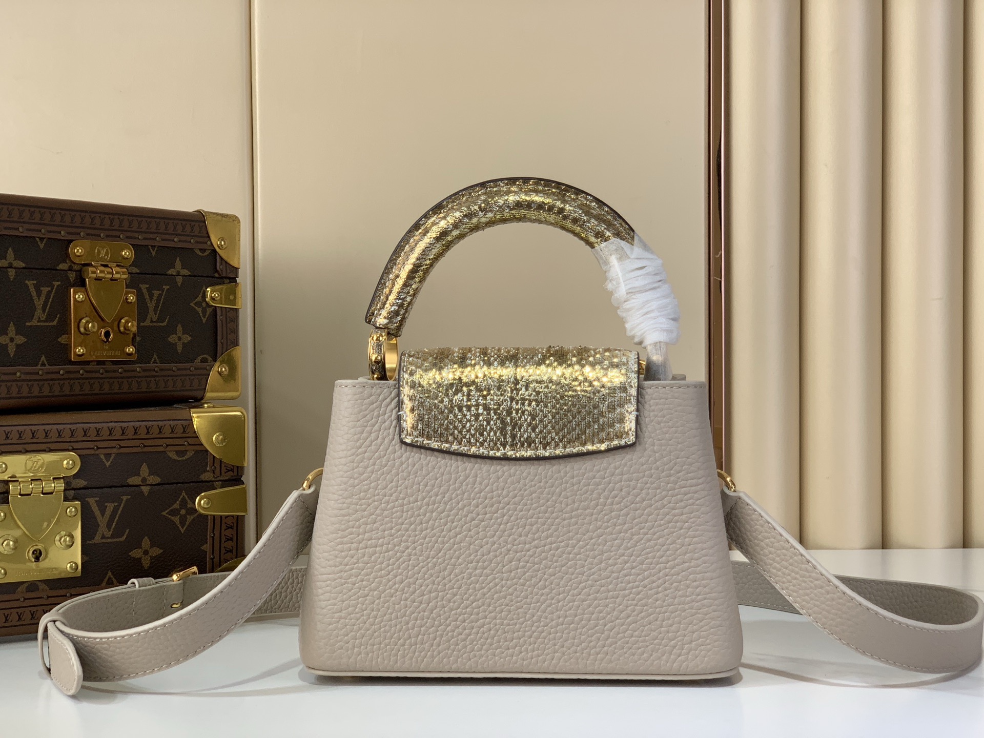 LV Style White Leather Top Handle Bag style reference detail image 3 from source 759873