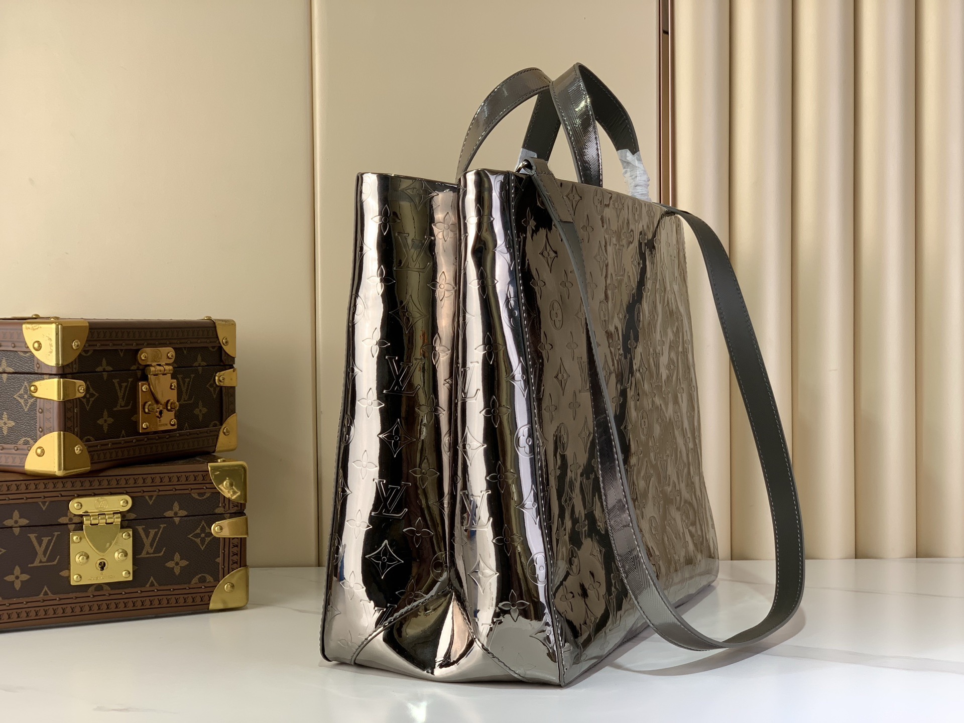 LV Style Beige Leather Tote Bag Lookbook Reference image 2