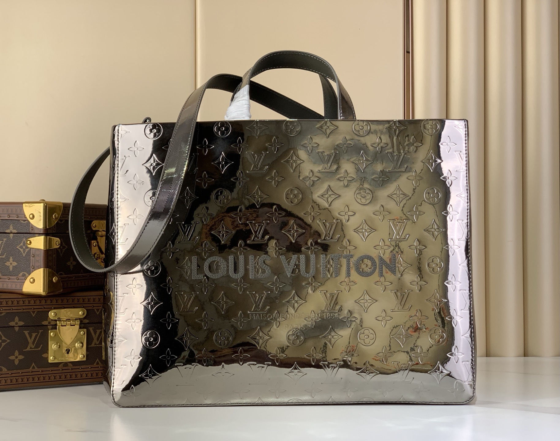 LV Style Beige Leather Tote Bag Lookbook Reference image 1