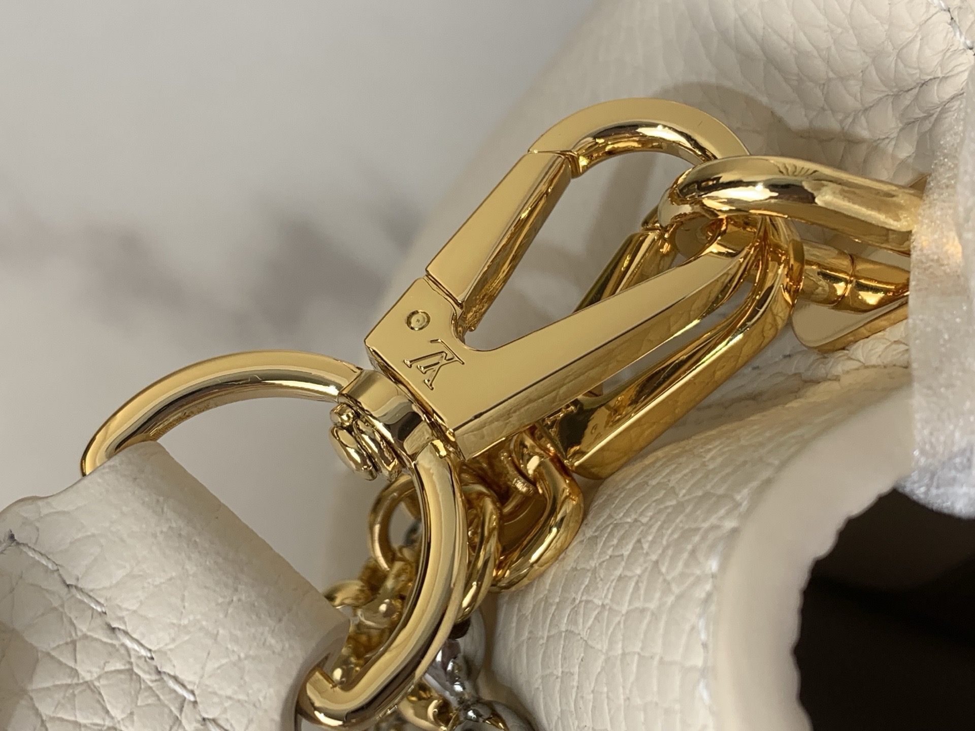 LV Style White Leather Top Handle Bag Bags Top Handle Bag detail image 5 from source 759853