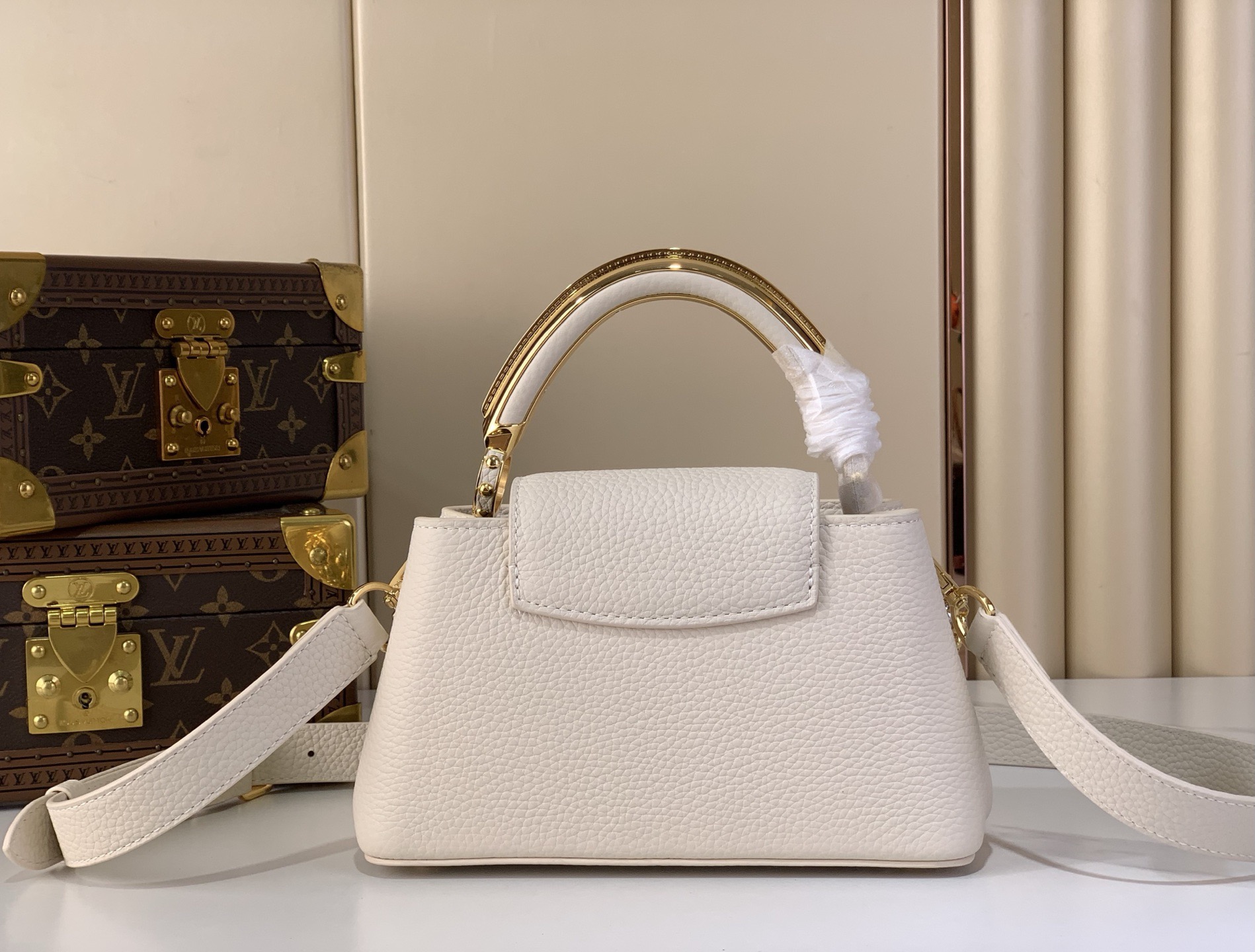 LV Style White Leather Top Handle Bag Bags Top Handle Bag detail image 3 from source 759853