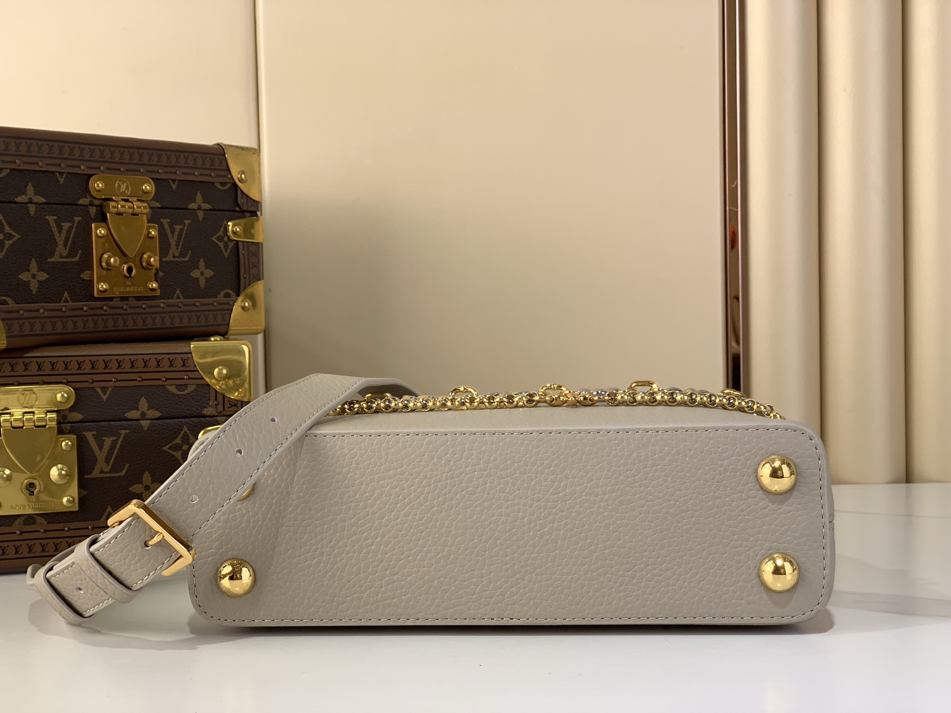 LV Style Beige Leather Top Handle Bag style reference detail image 4 from source 759854