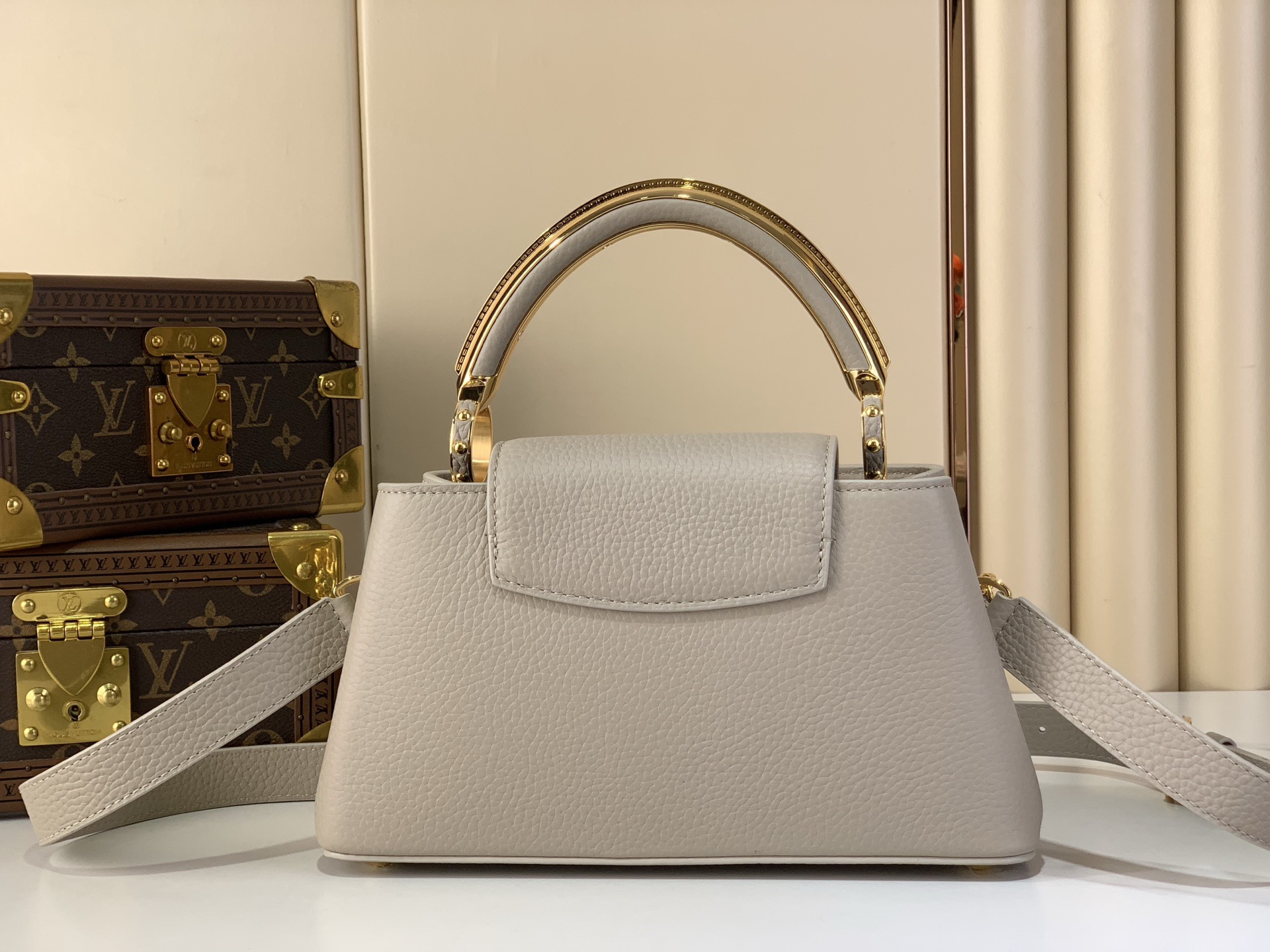 LV Style Beige Leather Top Handle Bag style reference detail image 3 from source 759854
