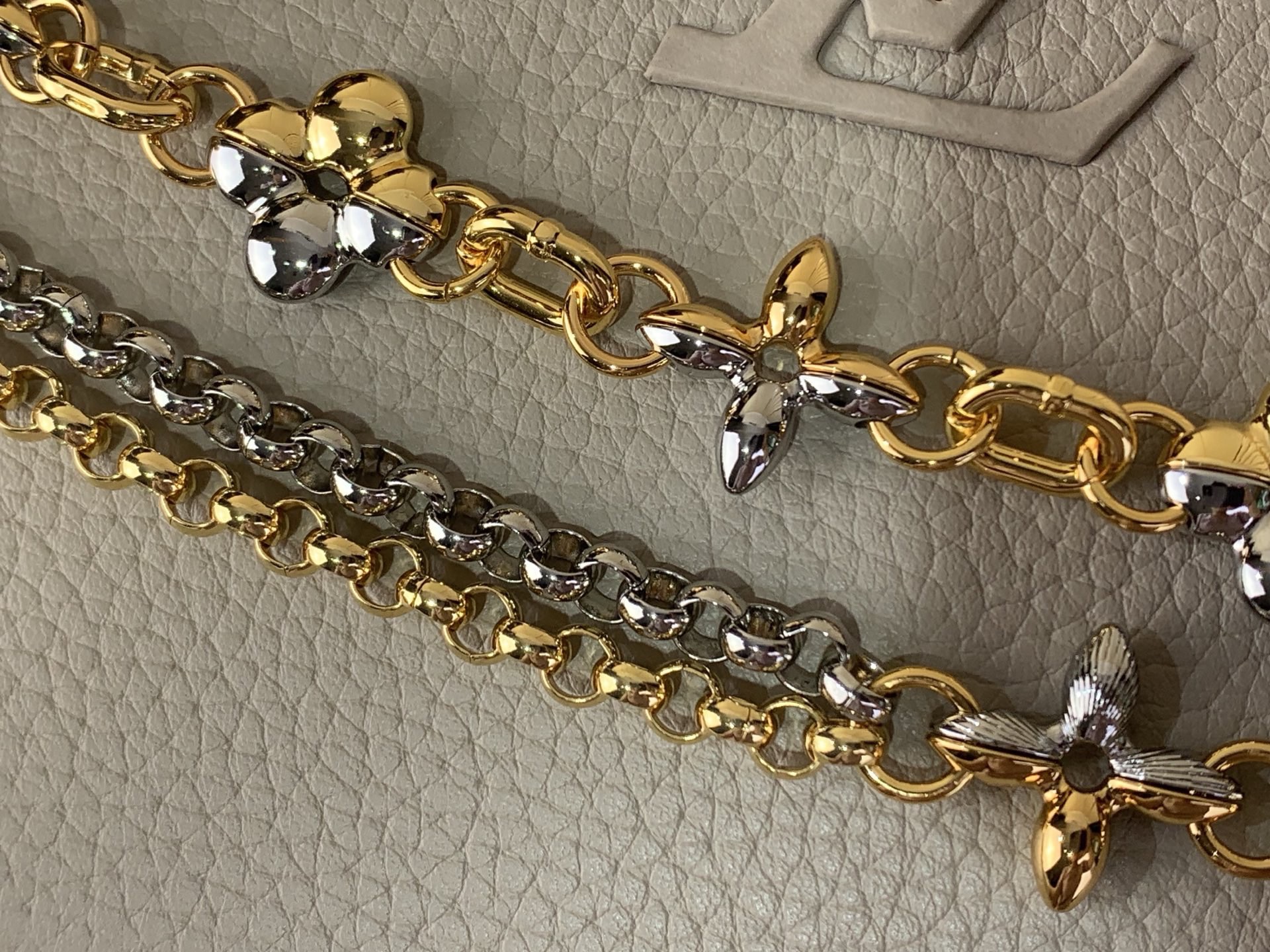 LV Style Beige Leather Top Handle Bag style reference detail image 7 from source 759854