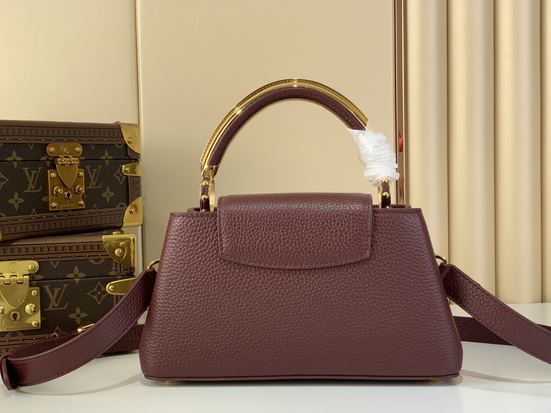 LV Style Beige Leather Top Handle Bag style reference detail image 3 from source 759858