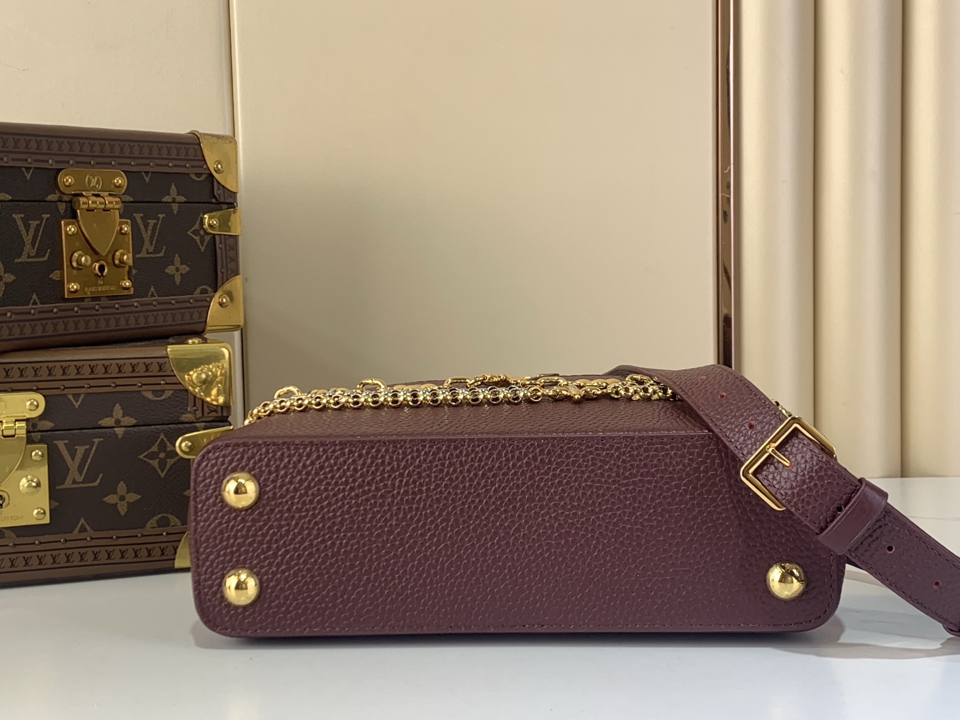 LV Style Beige Leather Top Handle Bag style reference detail image 4 from source 759858