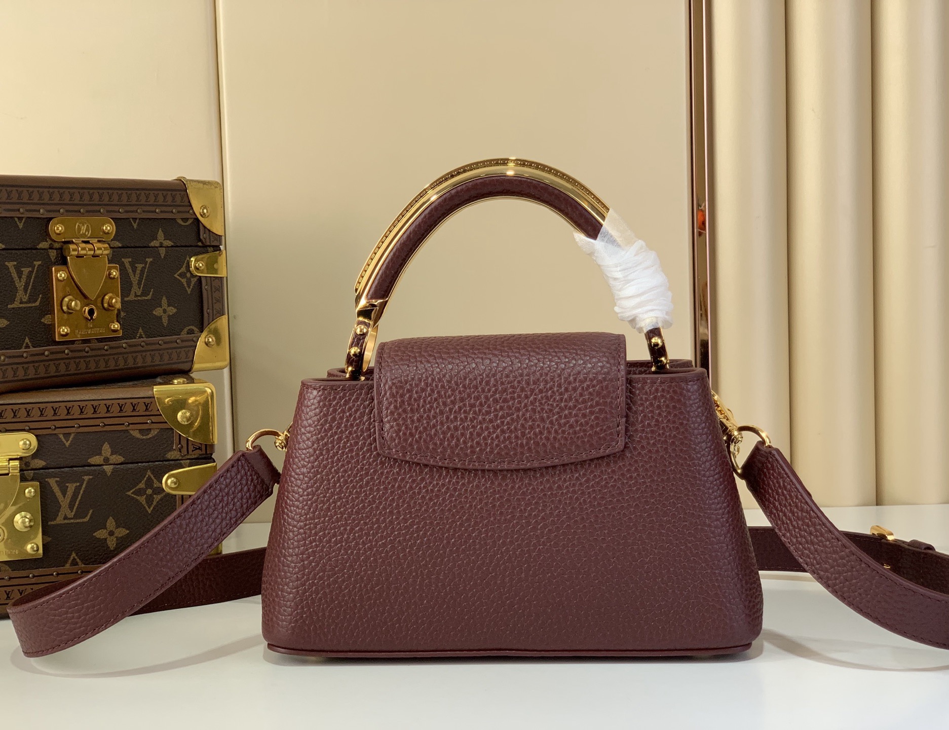 LV Style Beige Leather Top Handle Bag style reference detail image 3 from source 759859