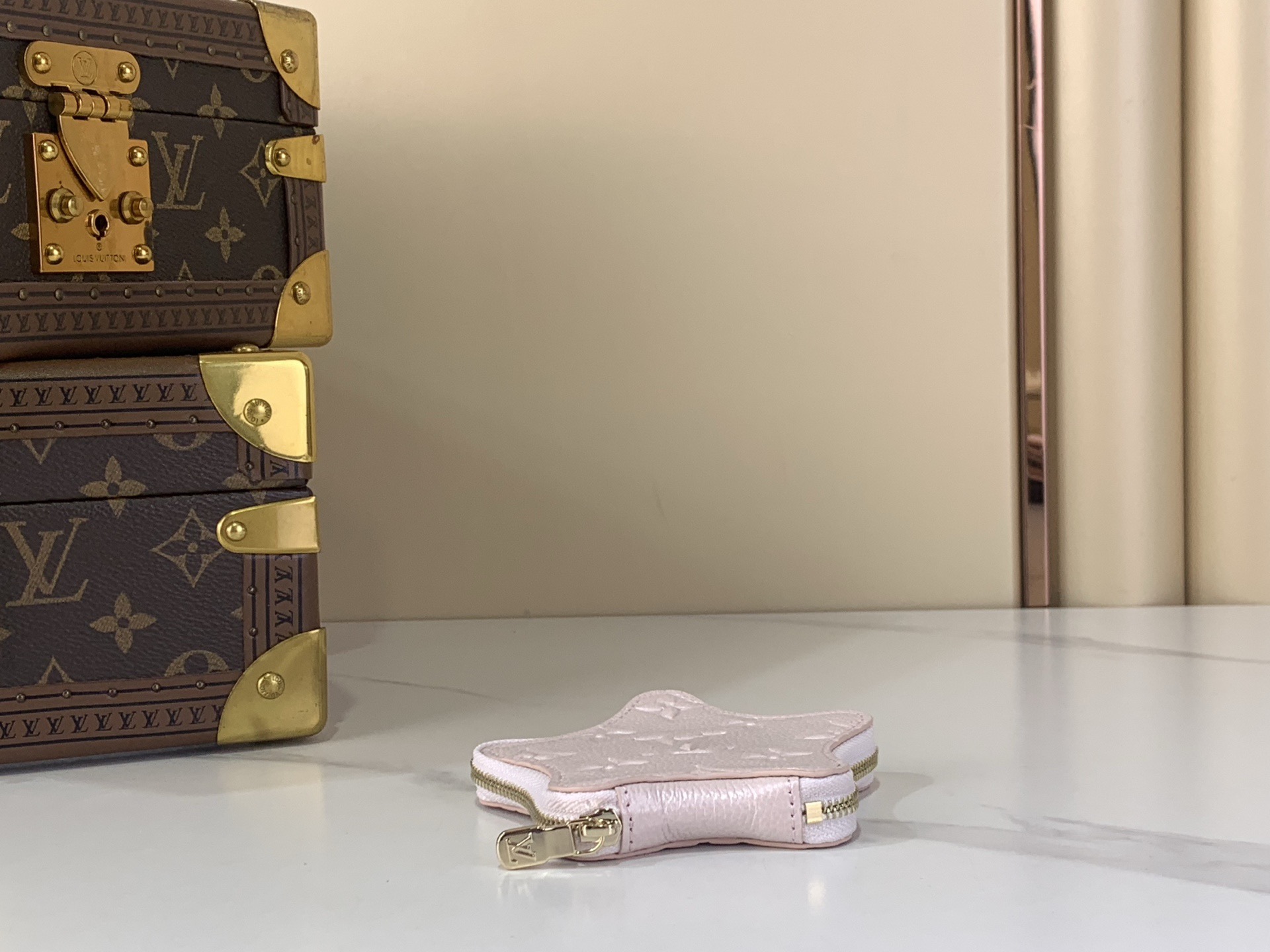 LV Style Beige Leather Keychain Bags Keychain detail image 4 from source 759865