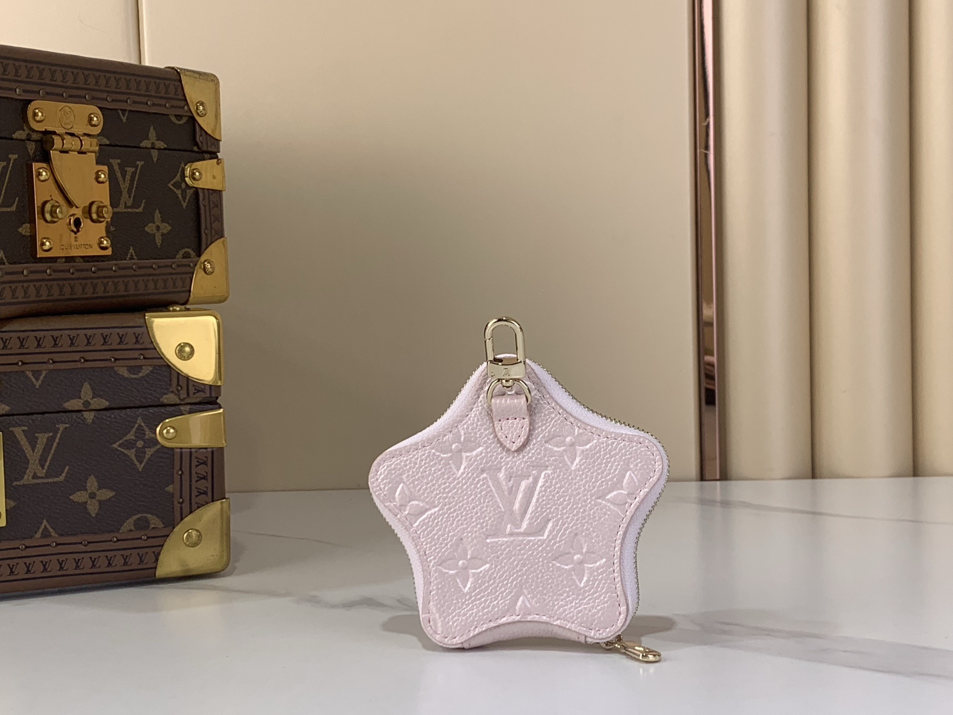 LV Style Beige Leather Keychain Bags Keychain detail image 3 from source 759865