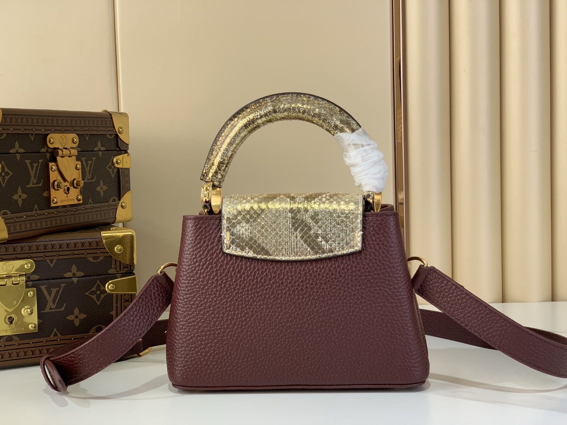 LV Style White Leather Top Handle Bag style reference detail image 3 from source 759875