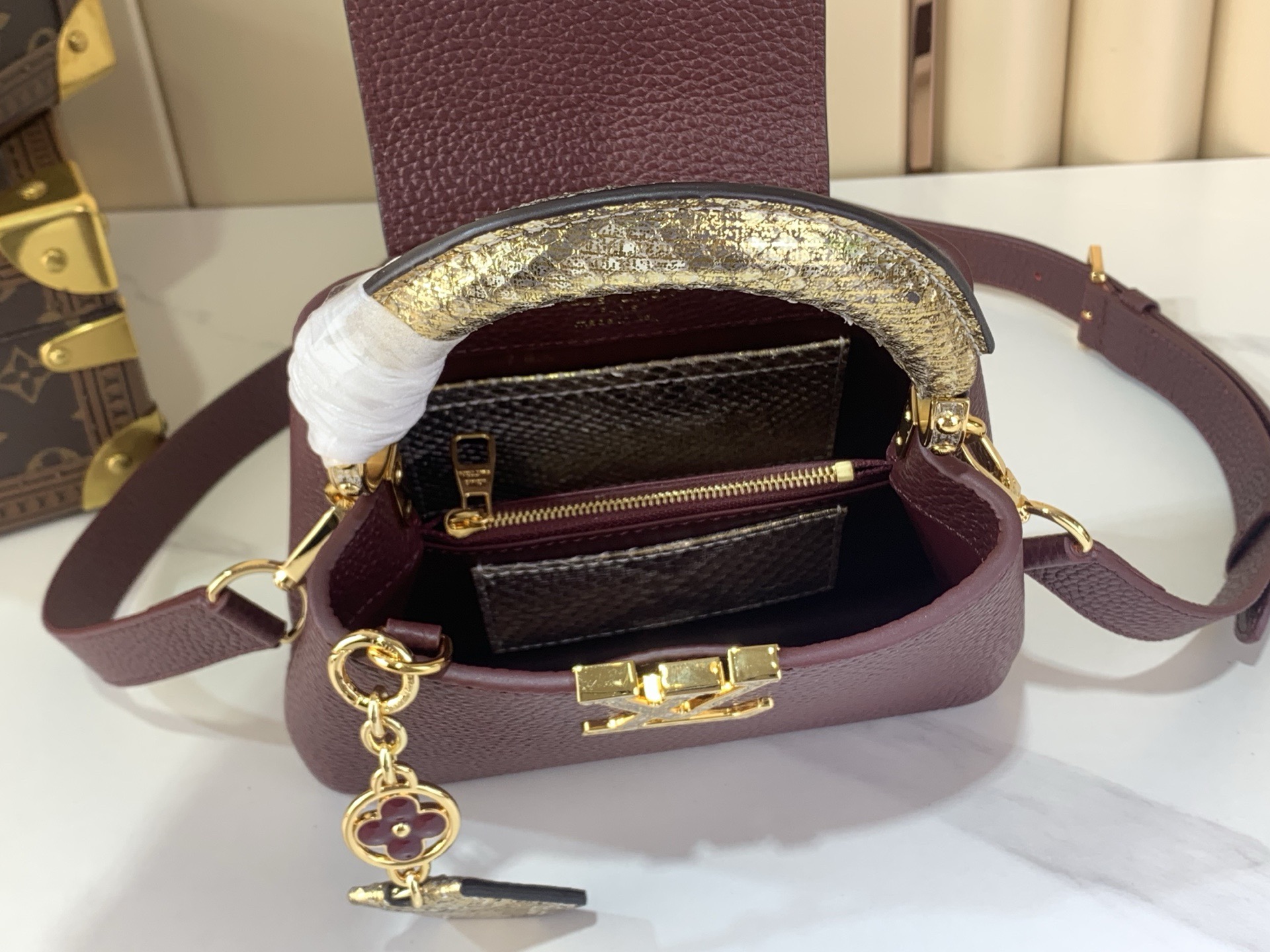 LV Style White Leather Top Handle Bag style reference detail image 9 from source 759875
