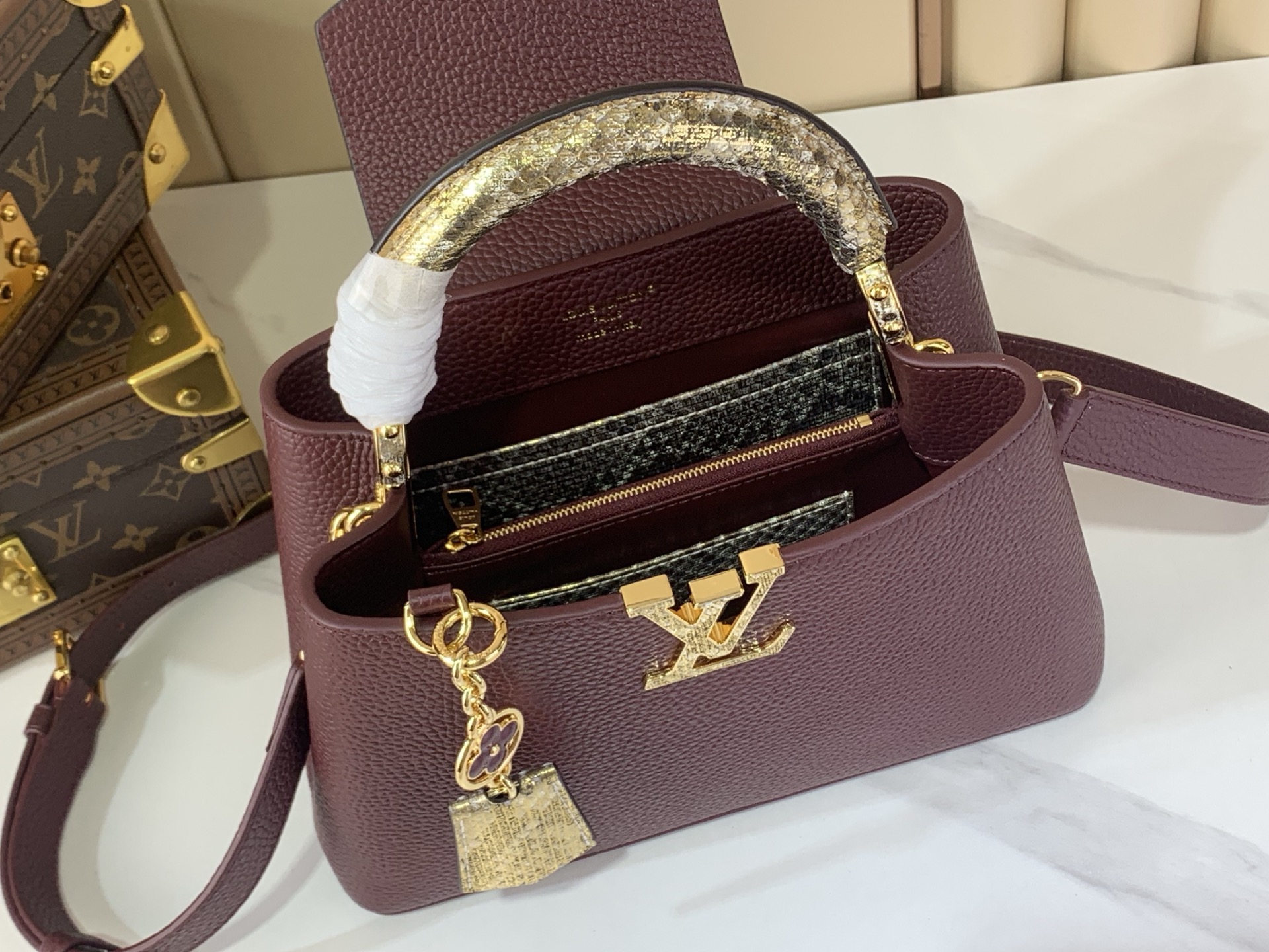LV Style White Leather Top Handle Bag style reference detail image 9 from source 759874