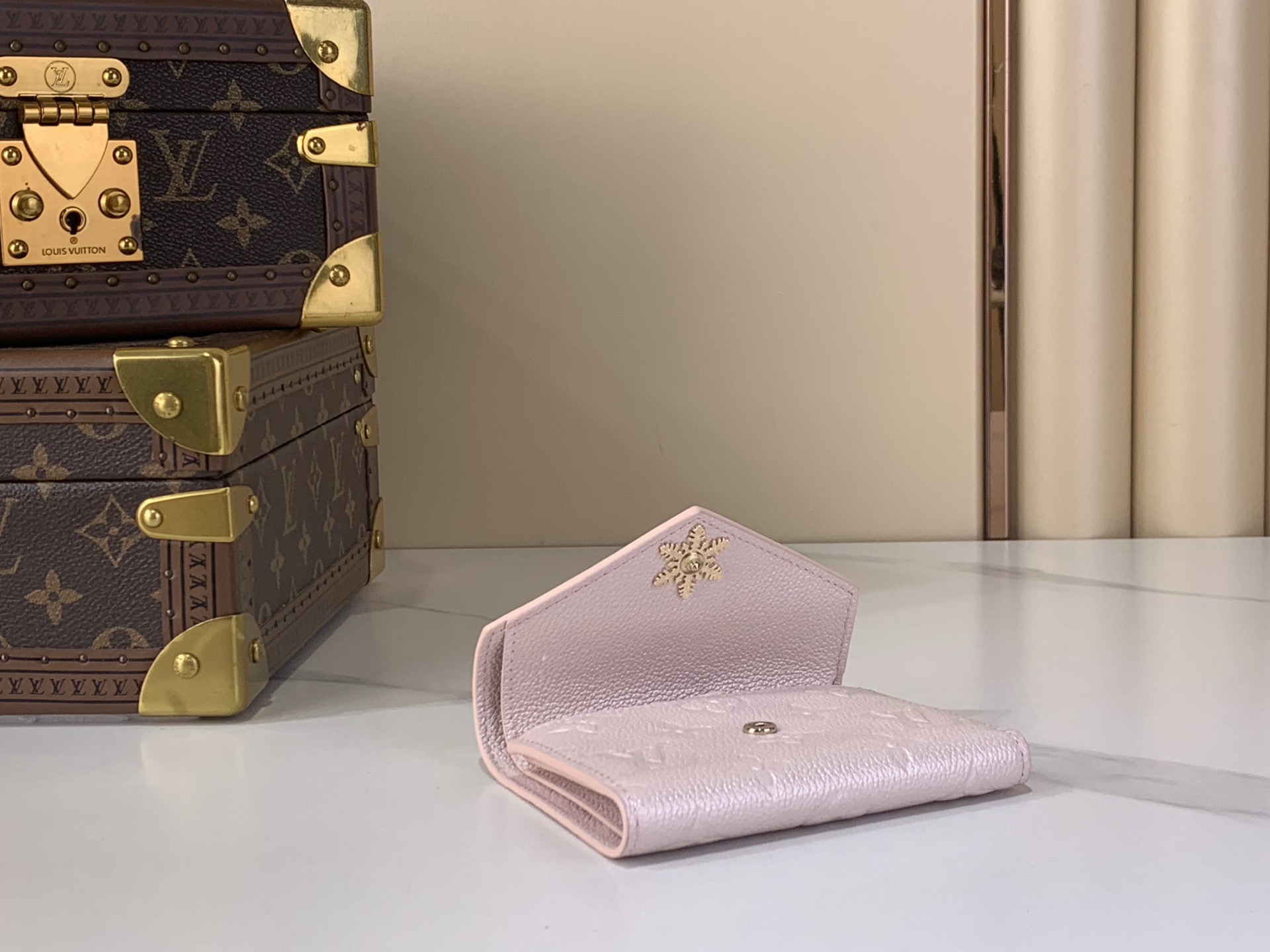 LV Style Beige Leather Wallet Bags Wallet detail image 8 from source 759887