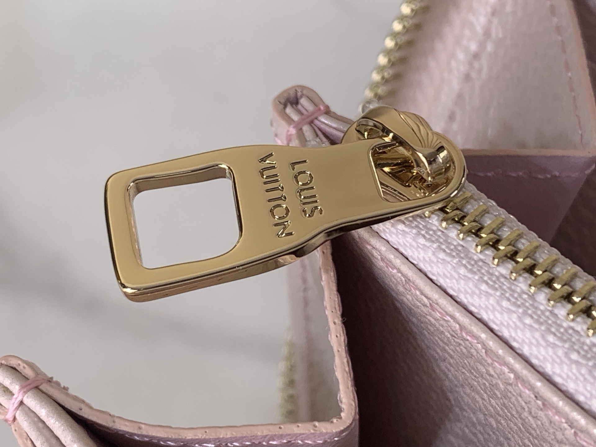 LV Style Beige Leather Wallet Bags Wallet detail image 7 from source 759886