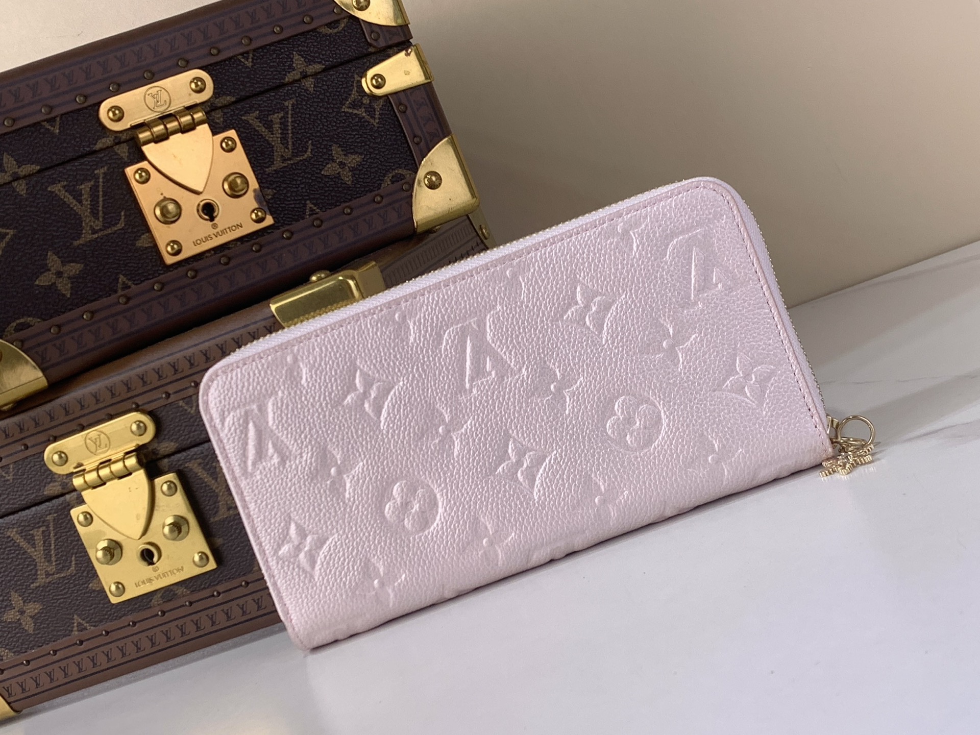 LV Style Beige Leather Wallet Bags Wallet detail image 3 from source 759886