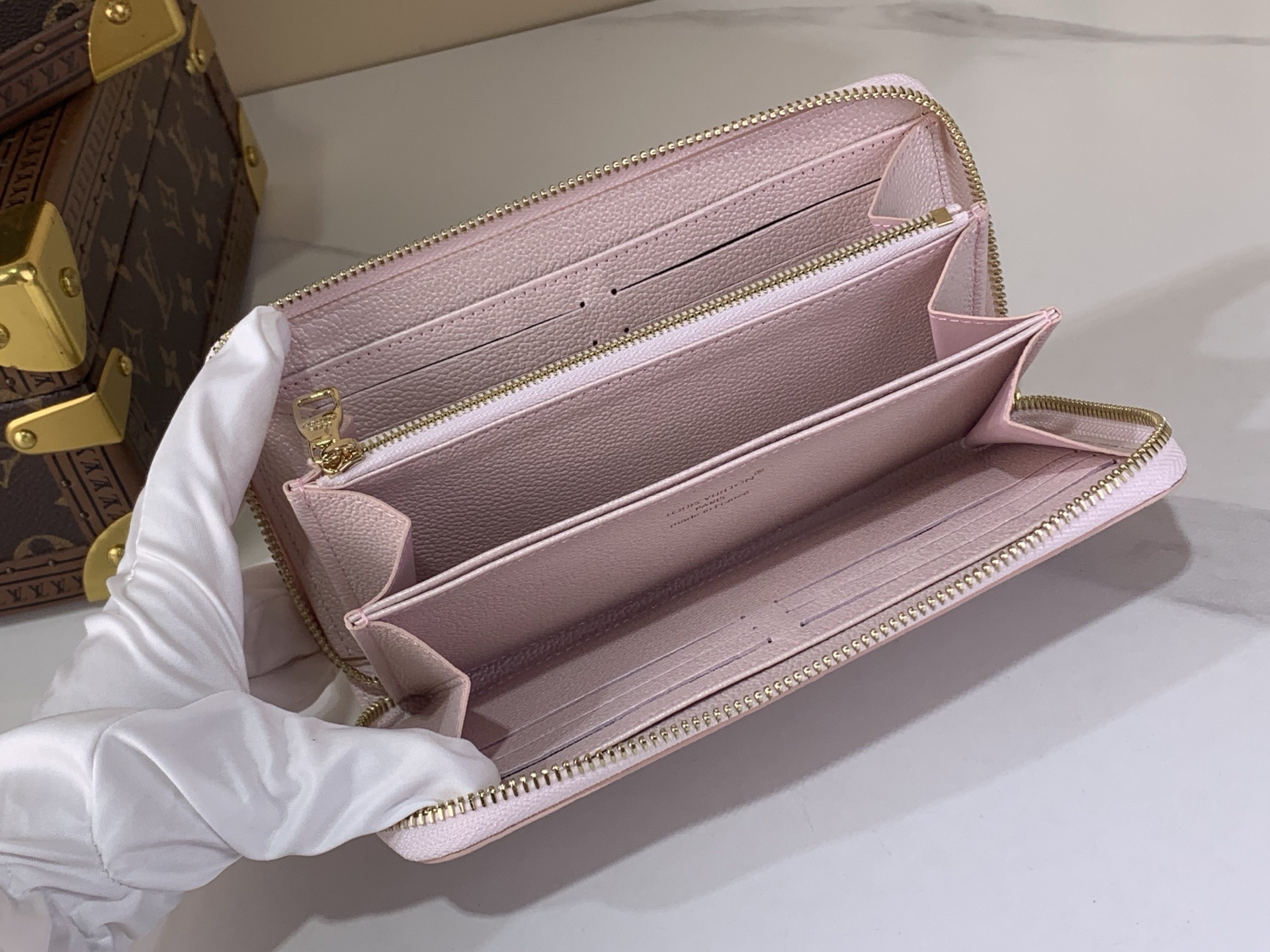 LV Style Beige Leather Wallet Bags Wallet detail image 9 from source 759886