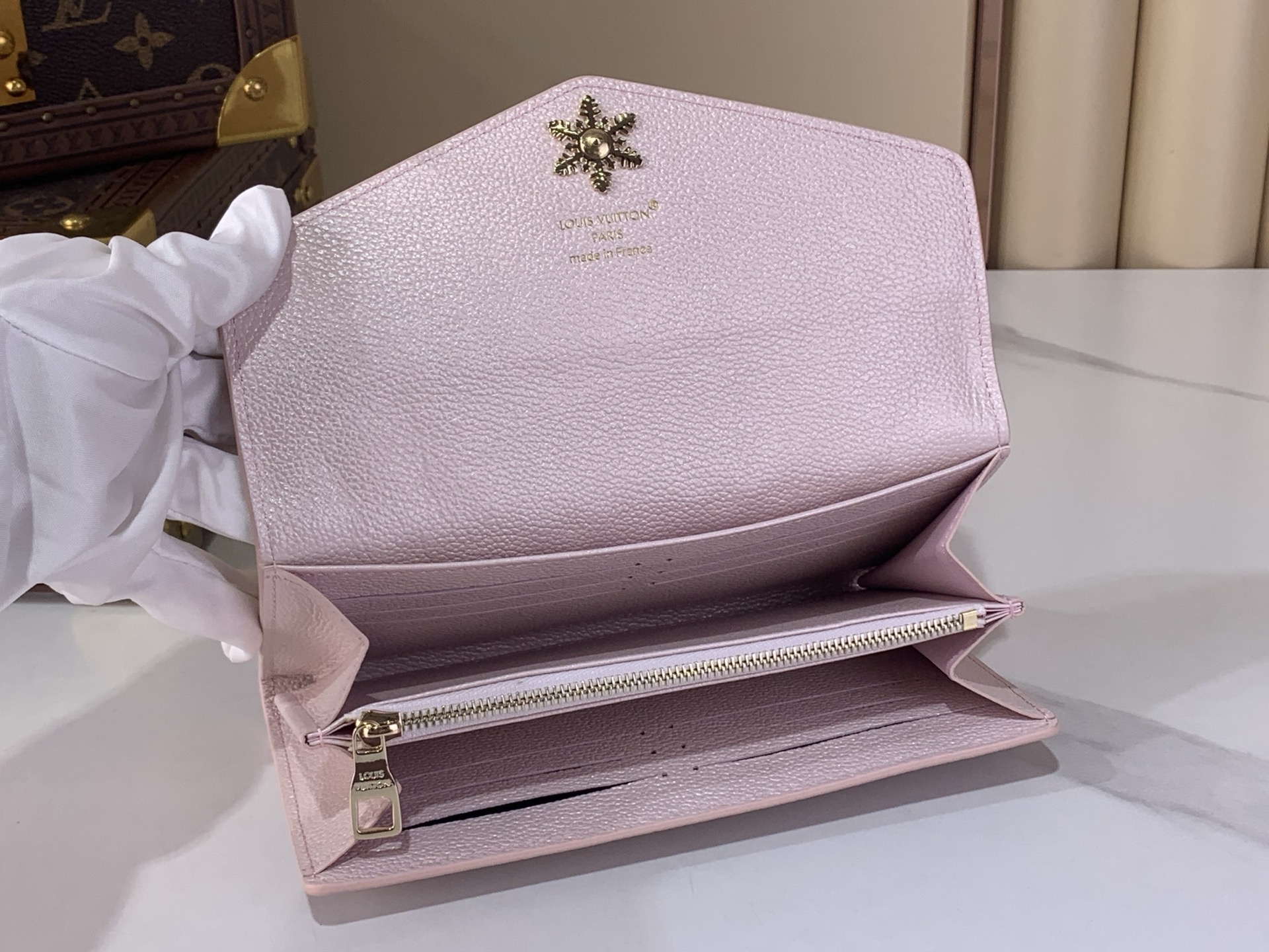 LV Style Beige Leather Wallet Bags Wallet detail image 9 from source 759885