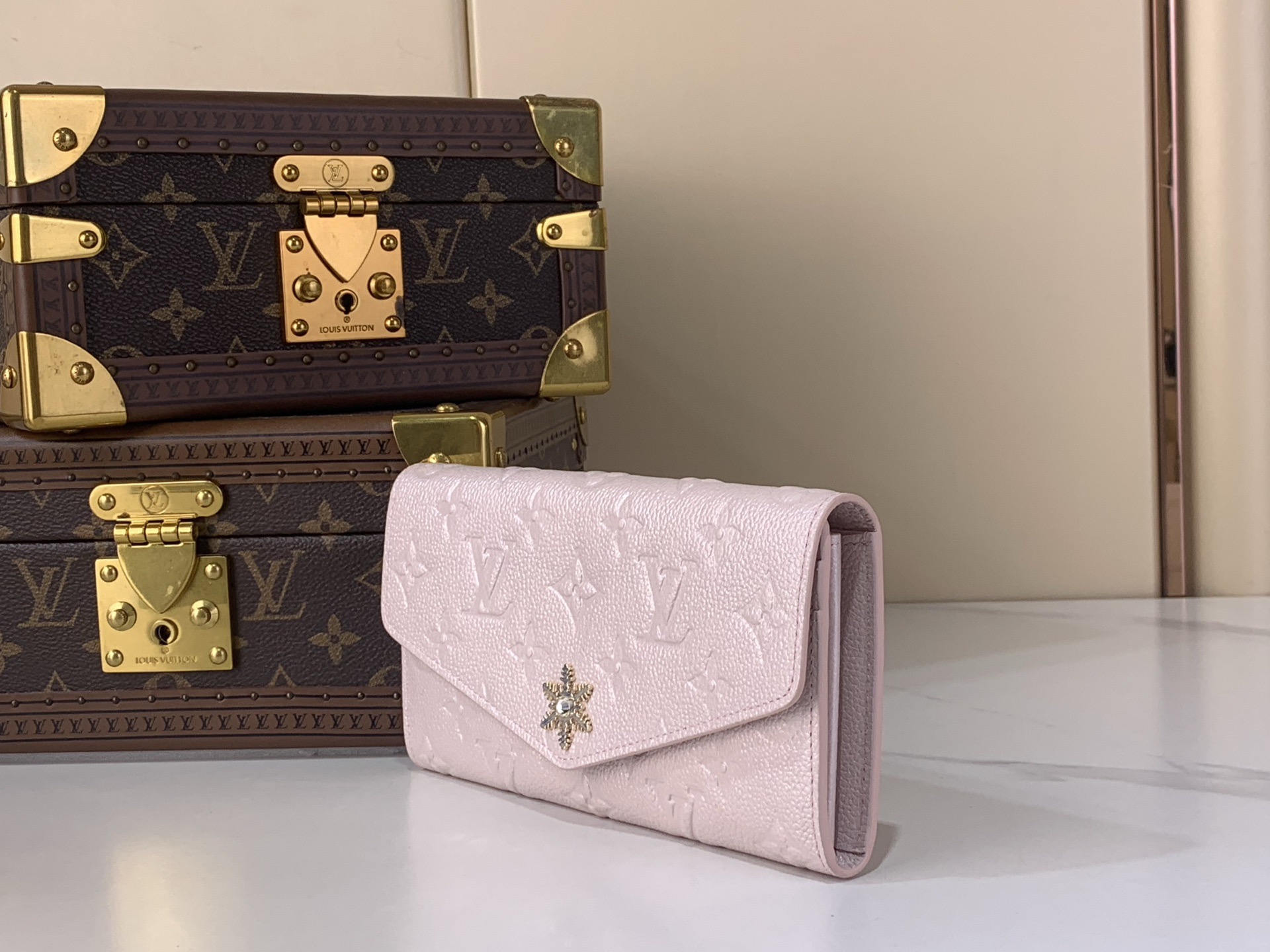 LV Style Beige Leather Wallet Lookbook Reference image 2