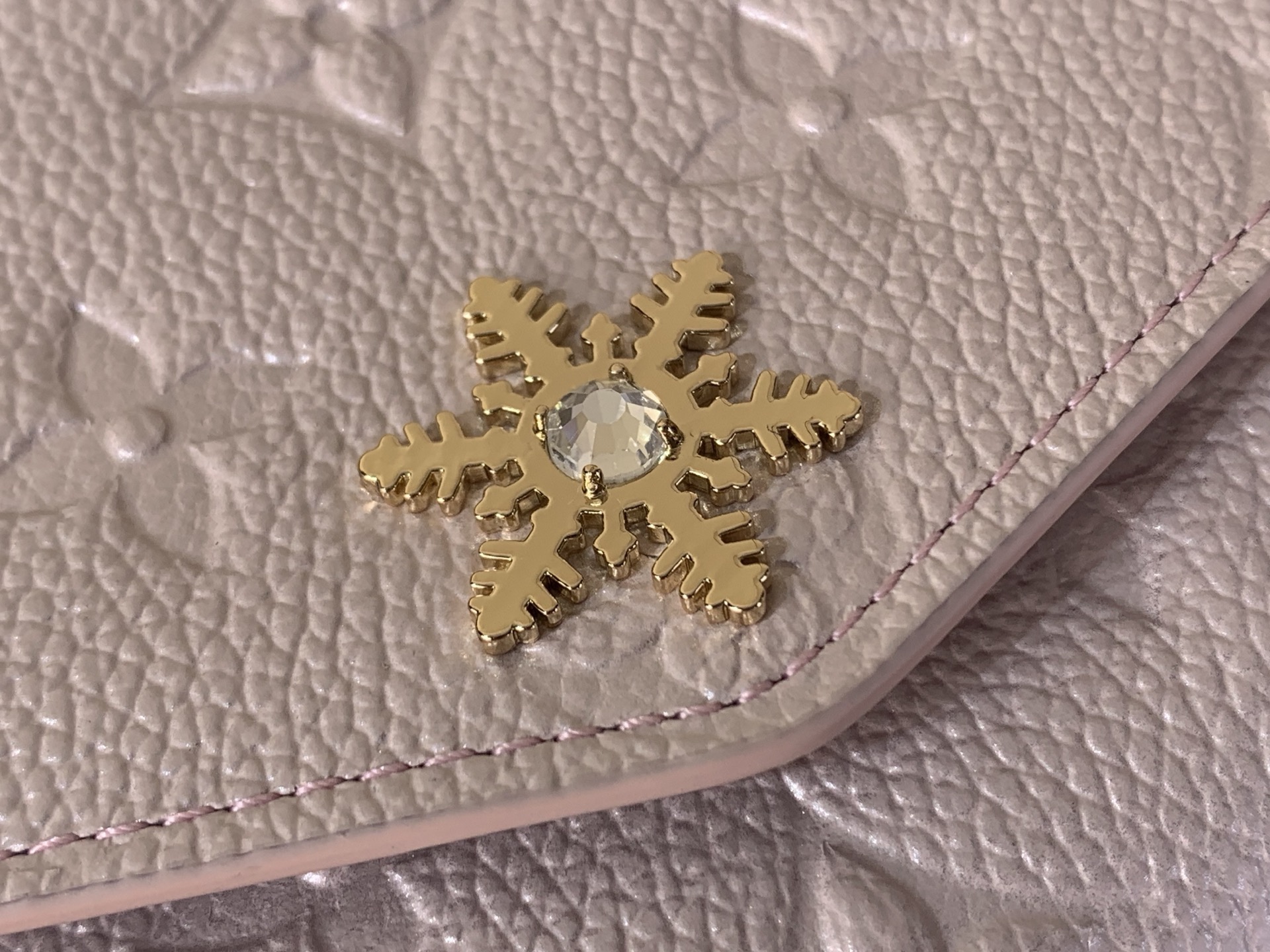 LV Style Beige Leather Wallet Bags Wallet detail image 5 from source 759885