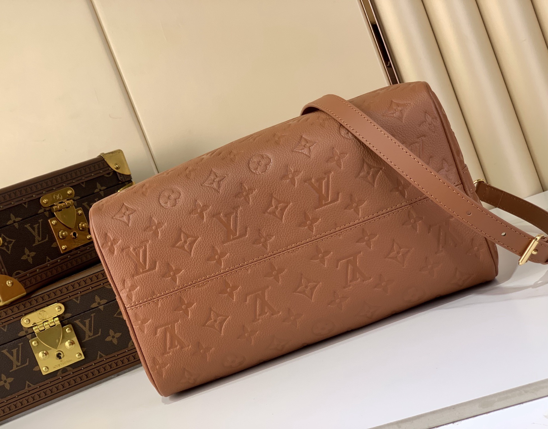 LV Style Black Leather Top Handle Bag style reference detail image 4 from source 759879