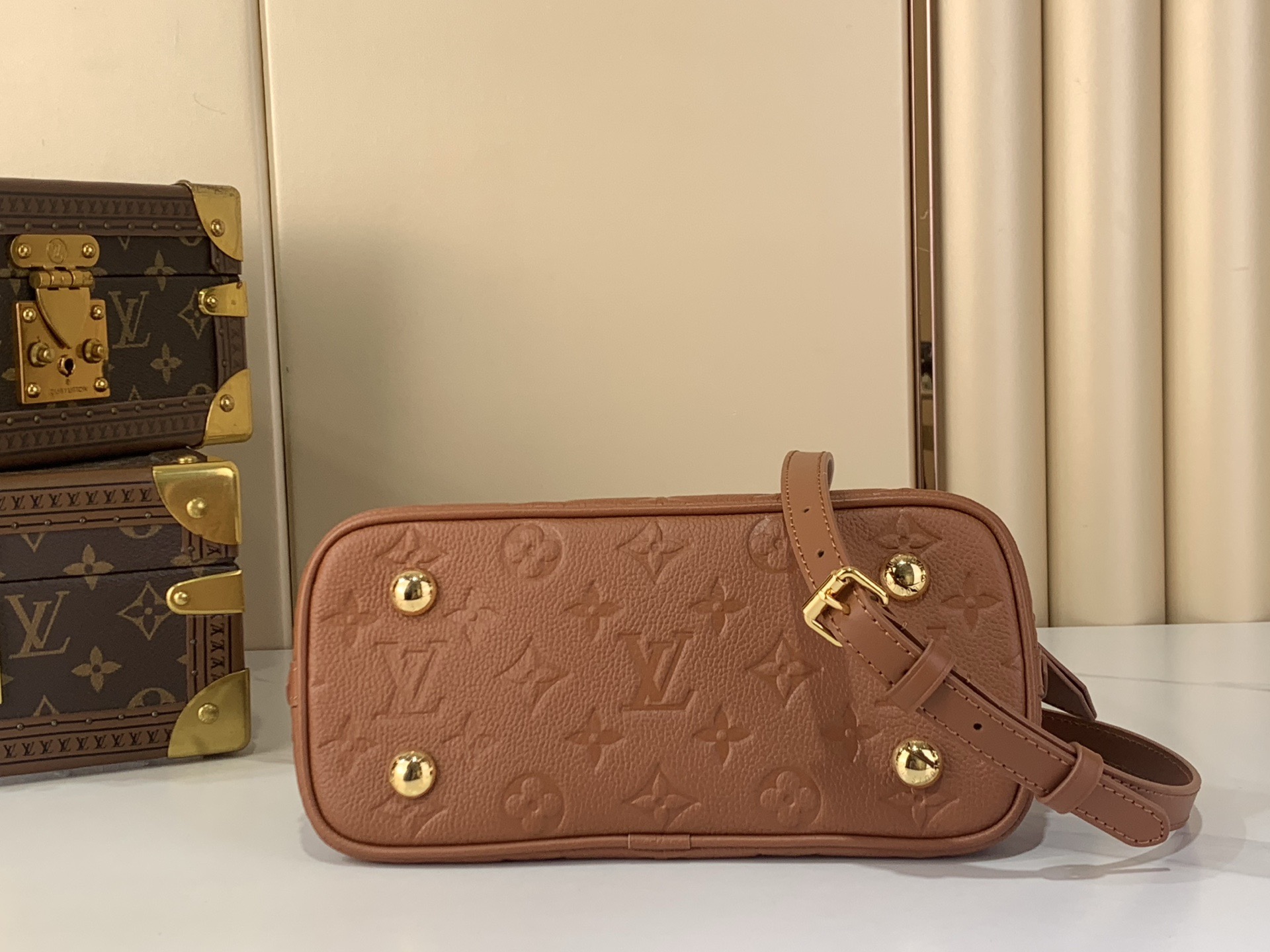 LV Style Black Leather Top Handle Bag style reference detail image 4 from source 759880