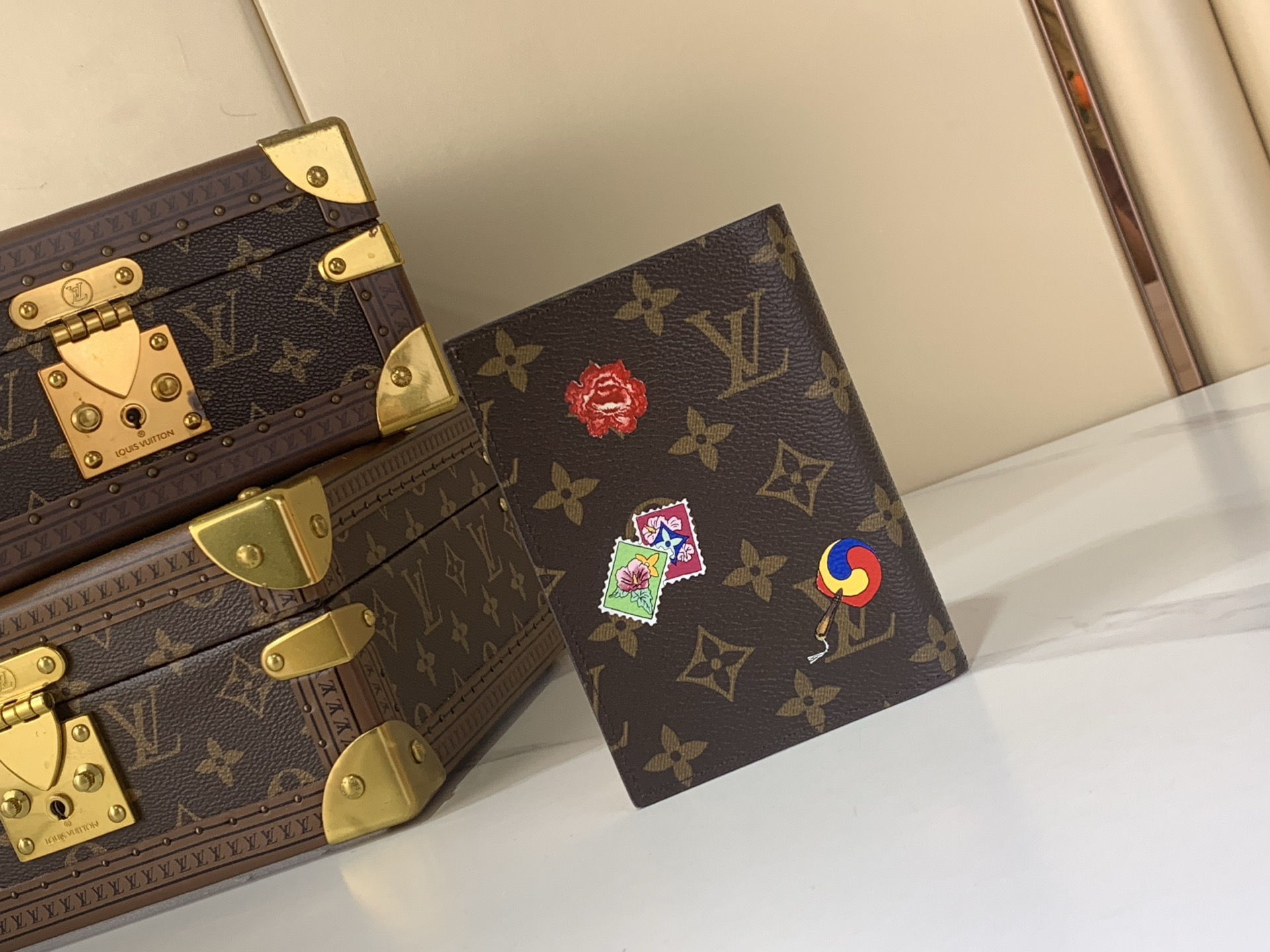 LV Style Blue Leather Passport Cover Bags detail image 3 from source 759883