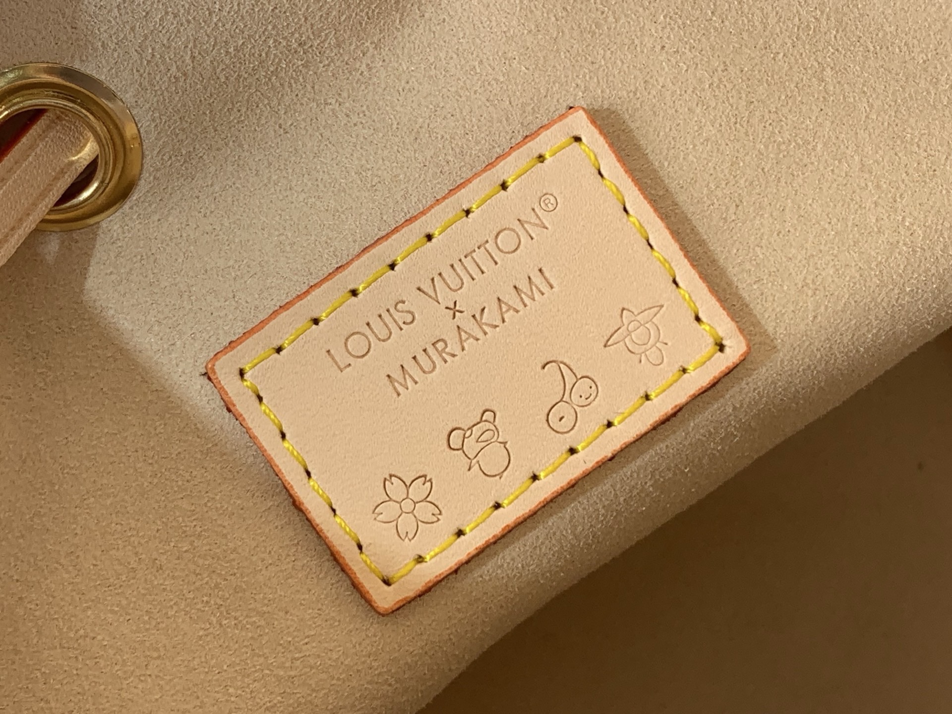 LV Style White Leather Card Holder Bags detail image 8 from source 759897