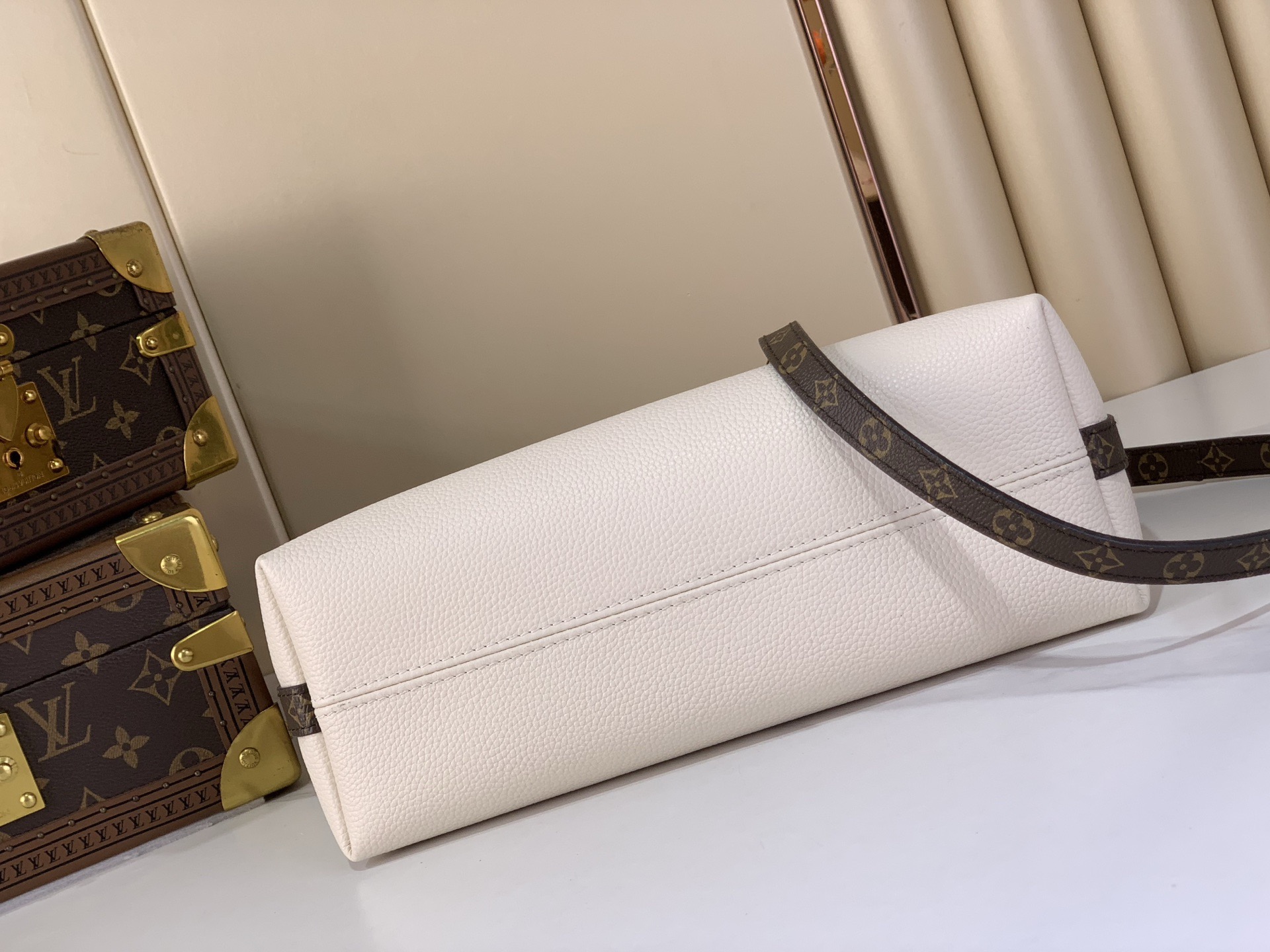 LV Style Black Canvas Top Handle Bag style reference detail image 4 from source 759894