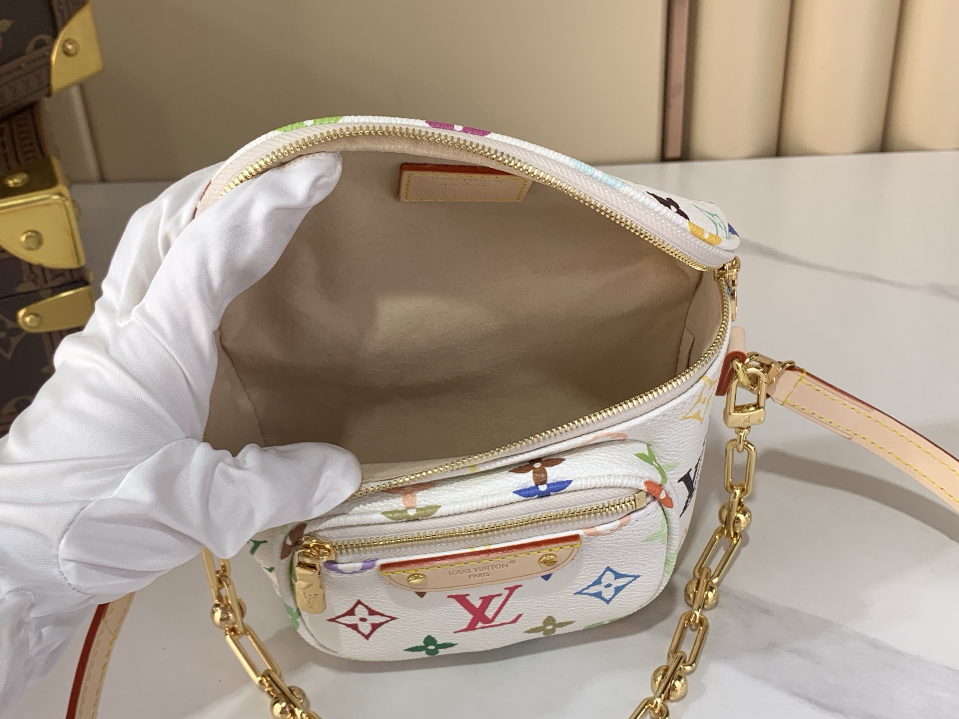 LV Style White Leather Top Handle Bag style reference detail image 9 from source 759898