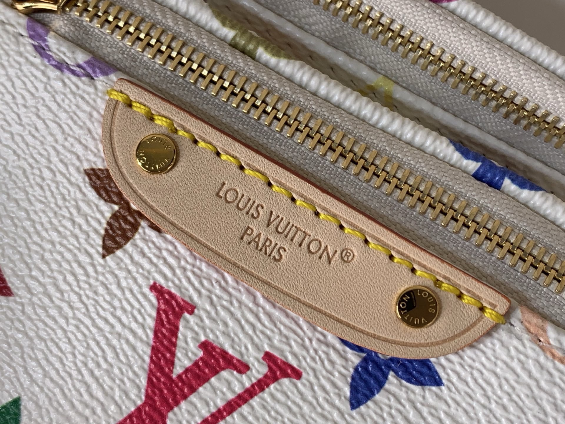 LV Style White Leather Top Handle Bag style reference detail image 5 from source 759898