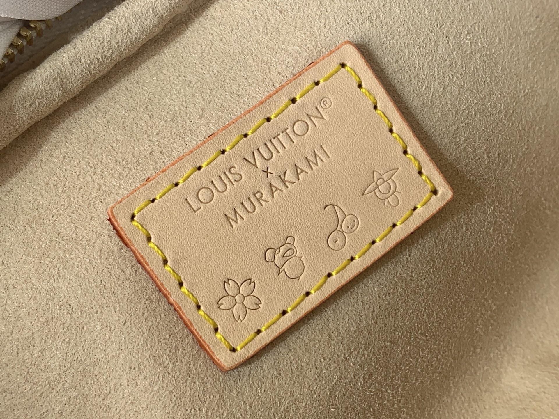 LV Style White Leather Top Handle Bag style reference detail image 8 from source 759898